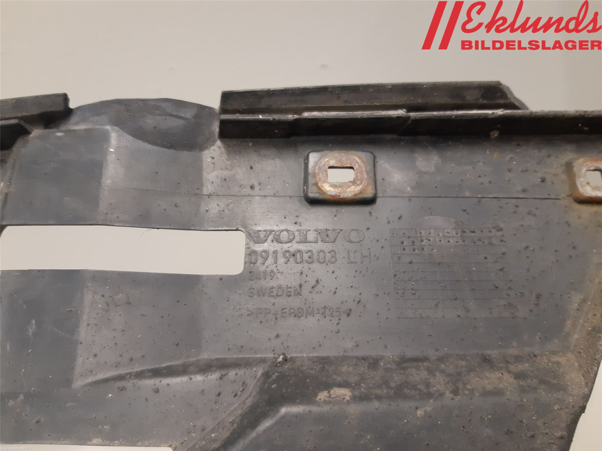 Volvo S60 01-04 Stötfångarfäste Fram Vä