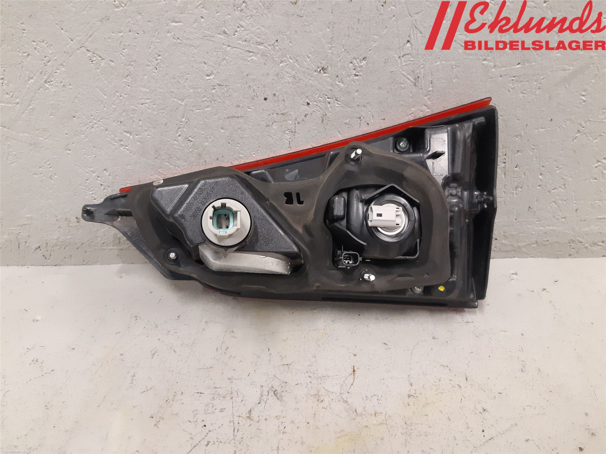 Nissan QASHQAI 14-17 Bakljus Lucka Vä