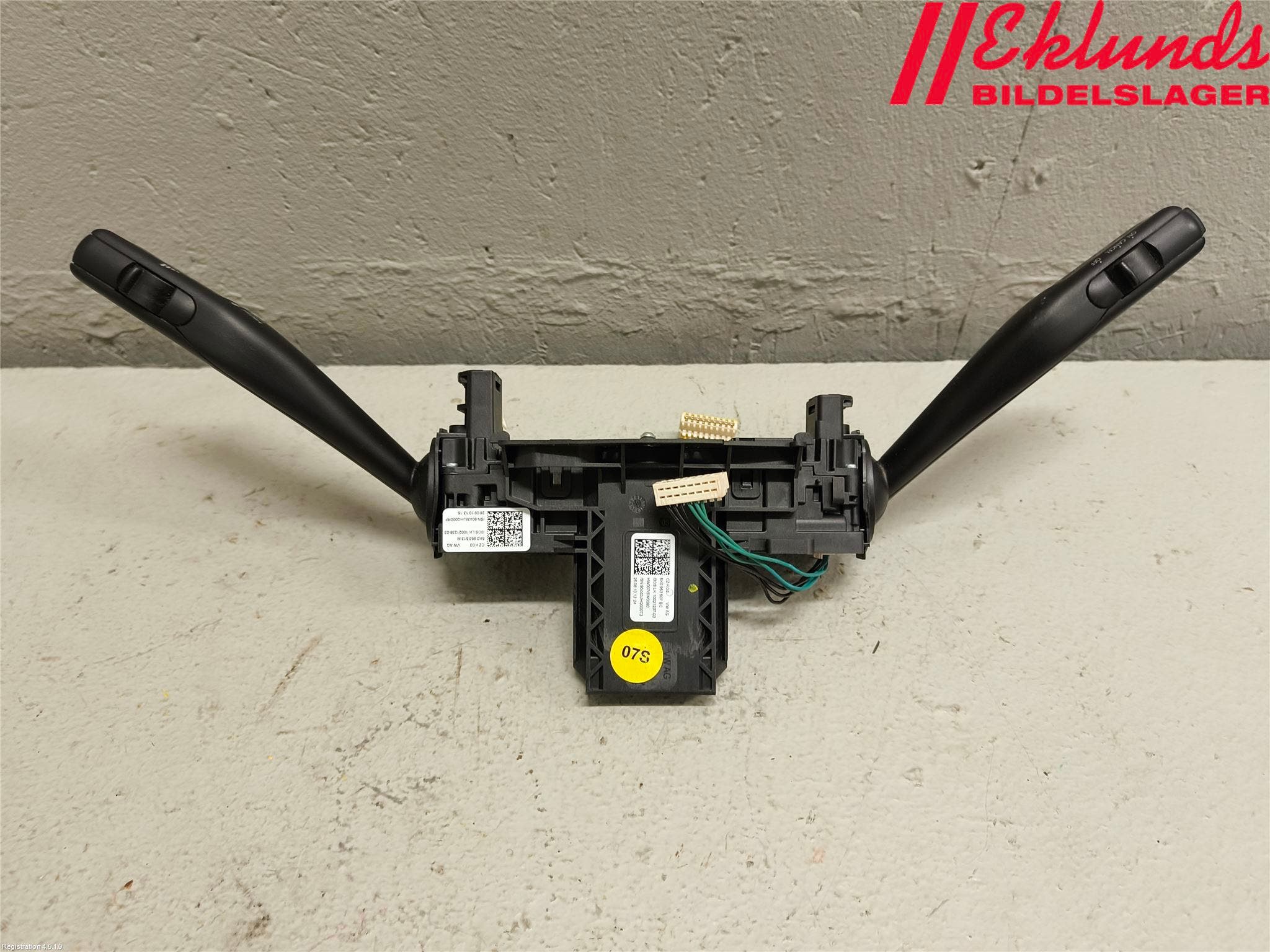 Volkswagen VW GOLF VI 09-13 Spakcentral