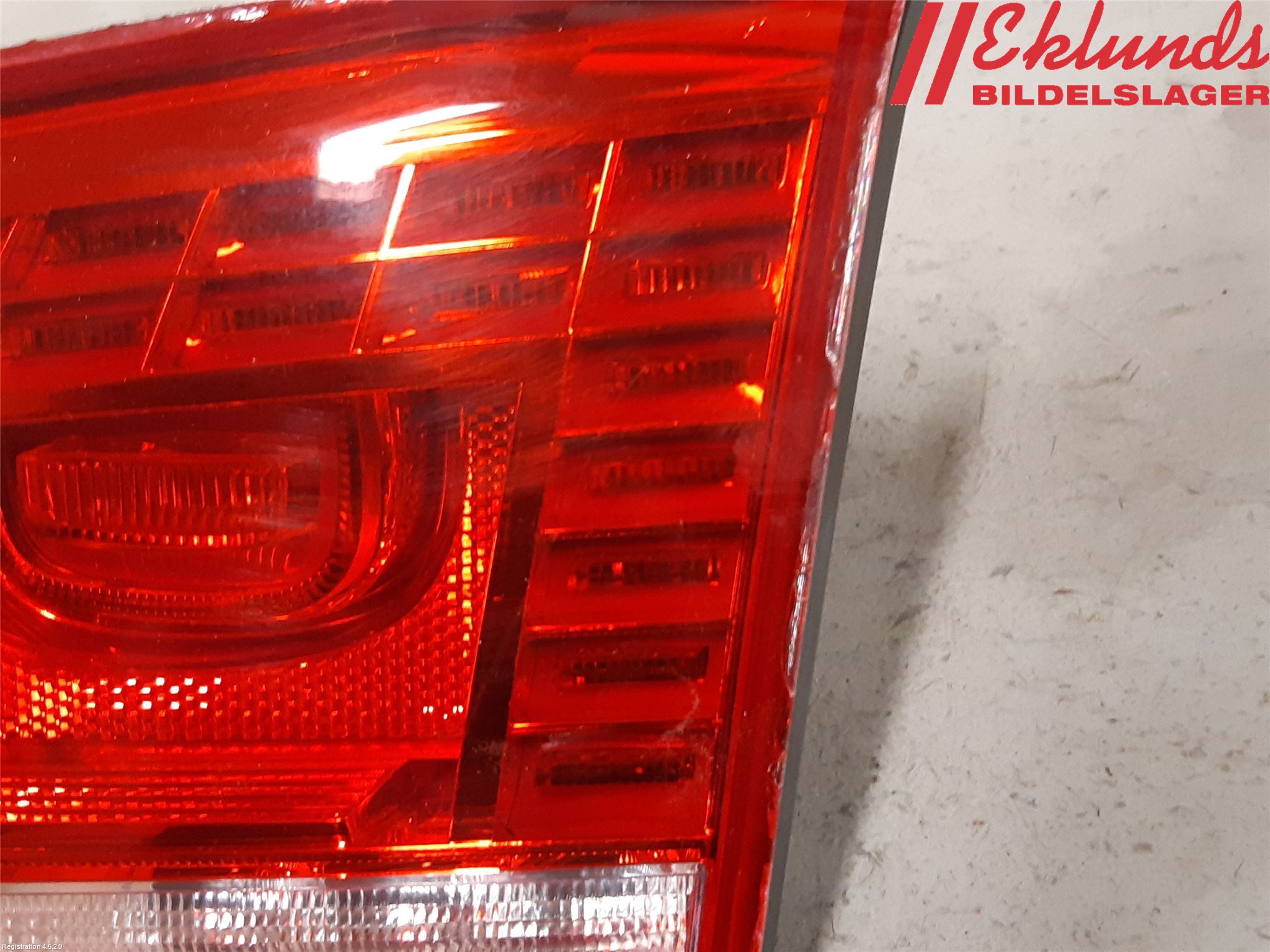 Volkswagen VW PASSAT 11-14 Bakljus Lucka Vä