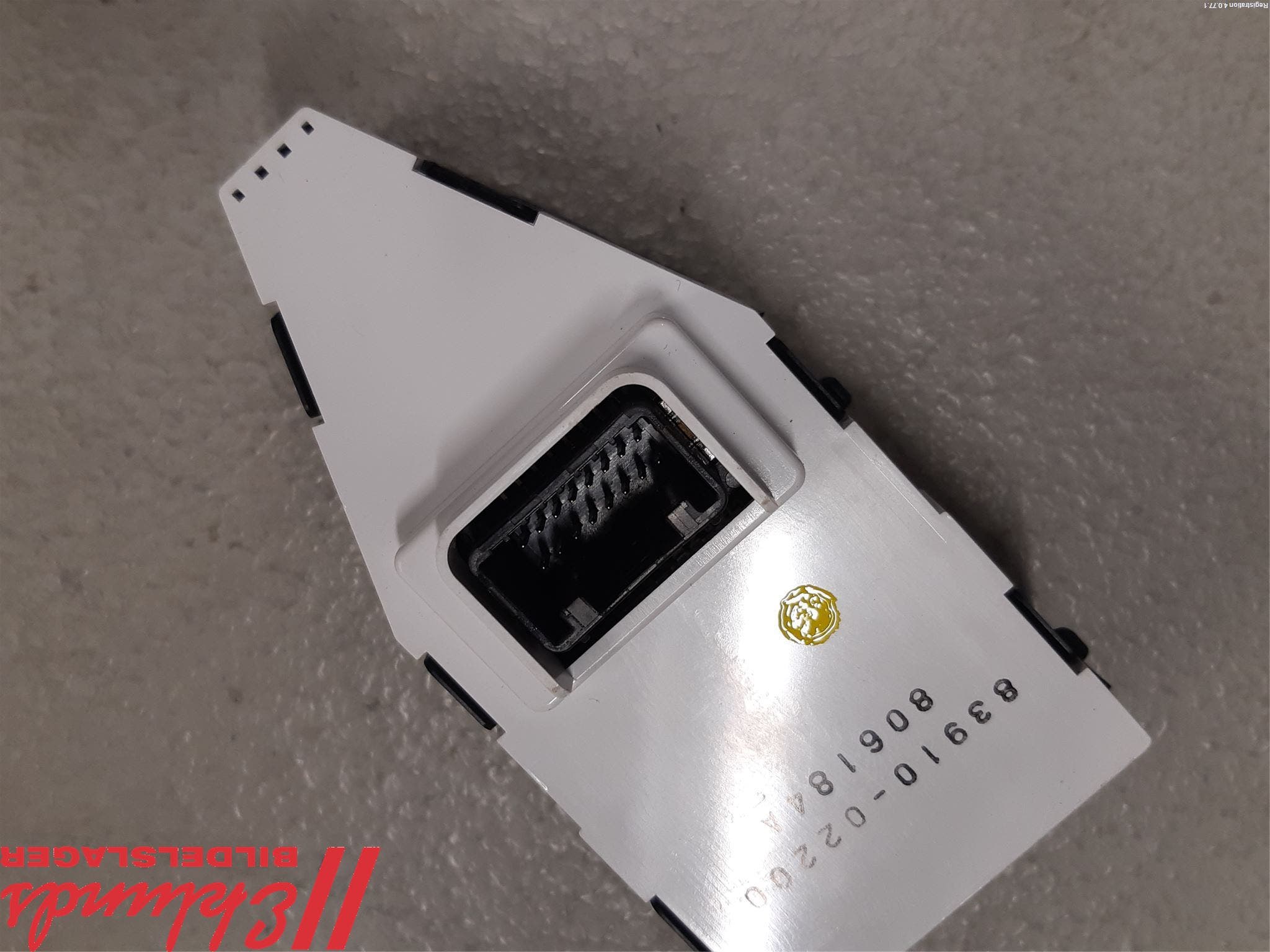 Toyota AURIS 13-19 Instrument Klocka