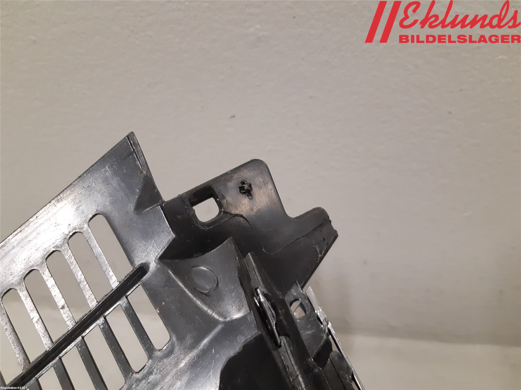 Volkswagen VW GOLF V 04-09 Grill Komp