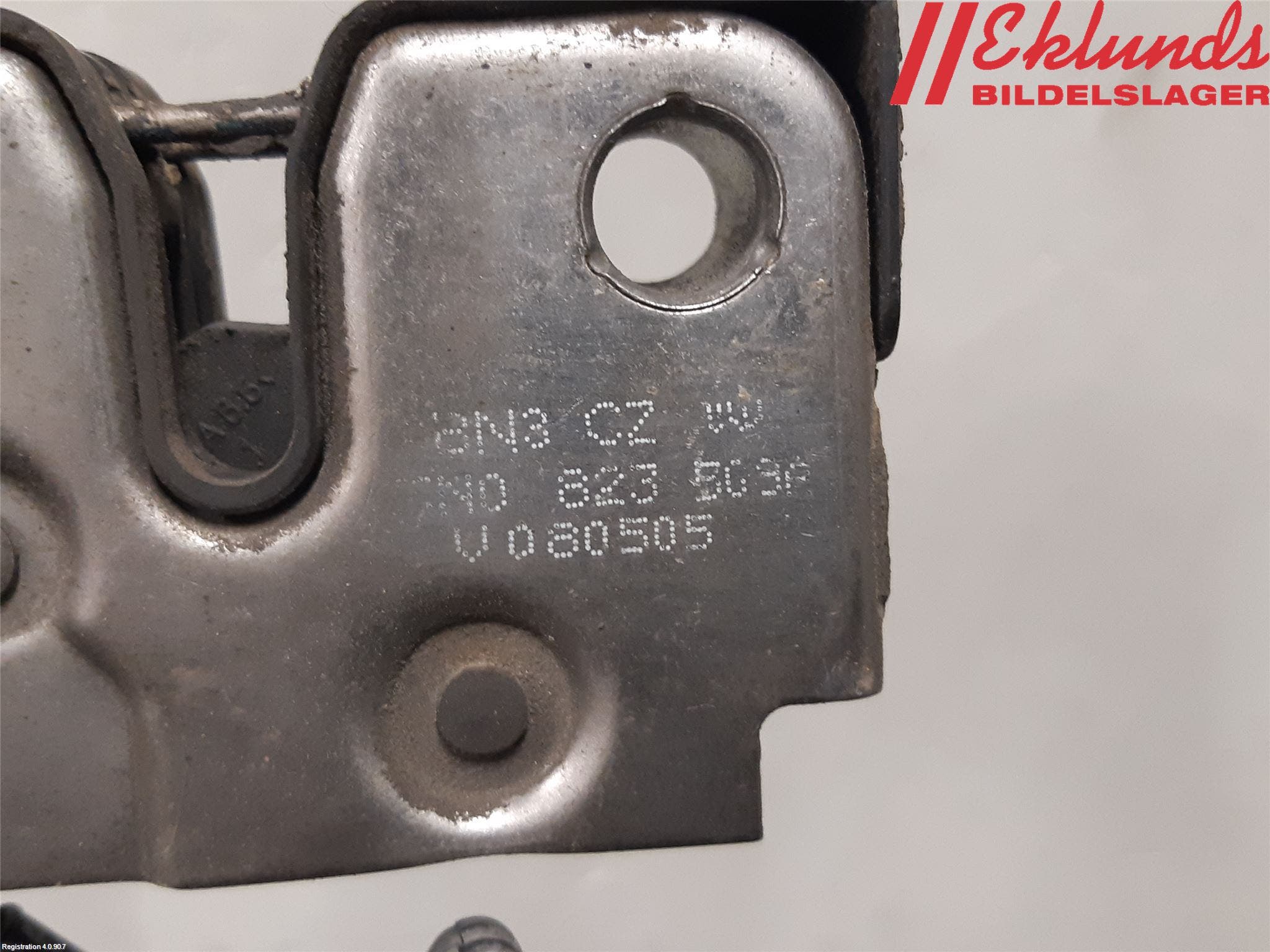 Volkswagen VW TIGUAN 07-16 Huvlås