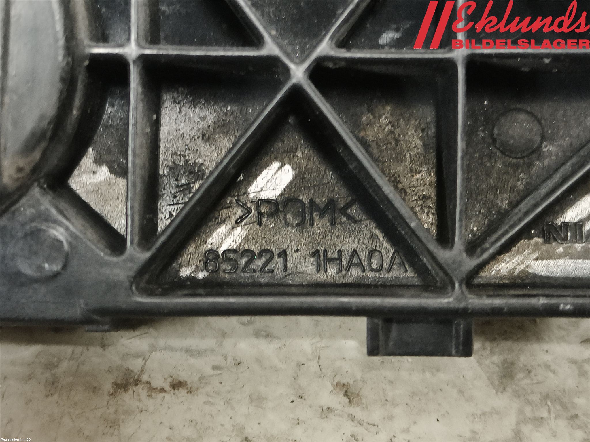 Nissan MICRA 11-16 Stötfångarfäste Bak Vä