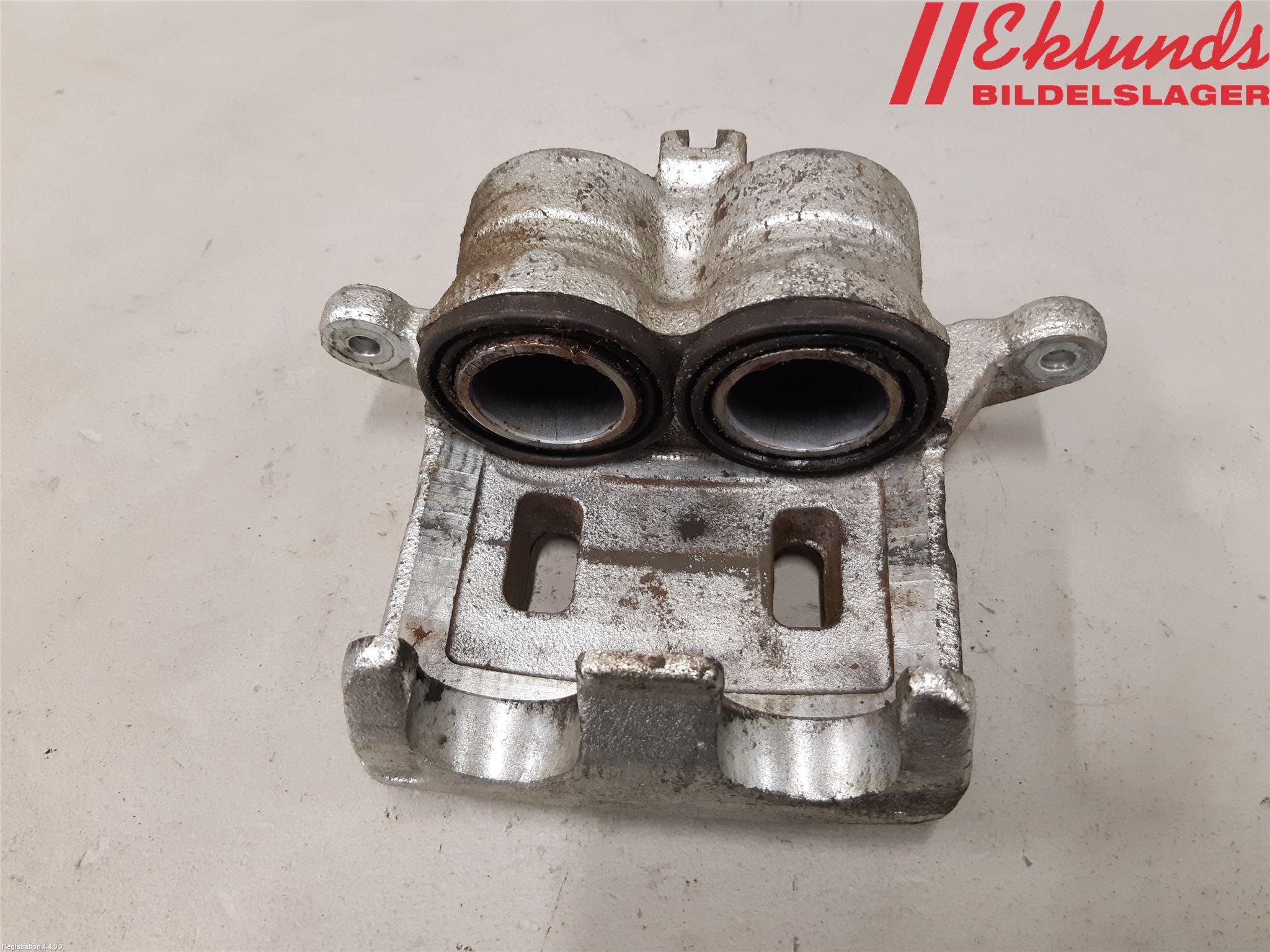 Nissan NAVARA 05-16 Bromsok Fram Höger