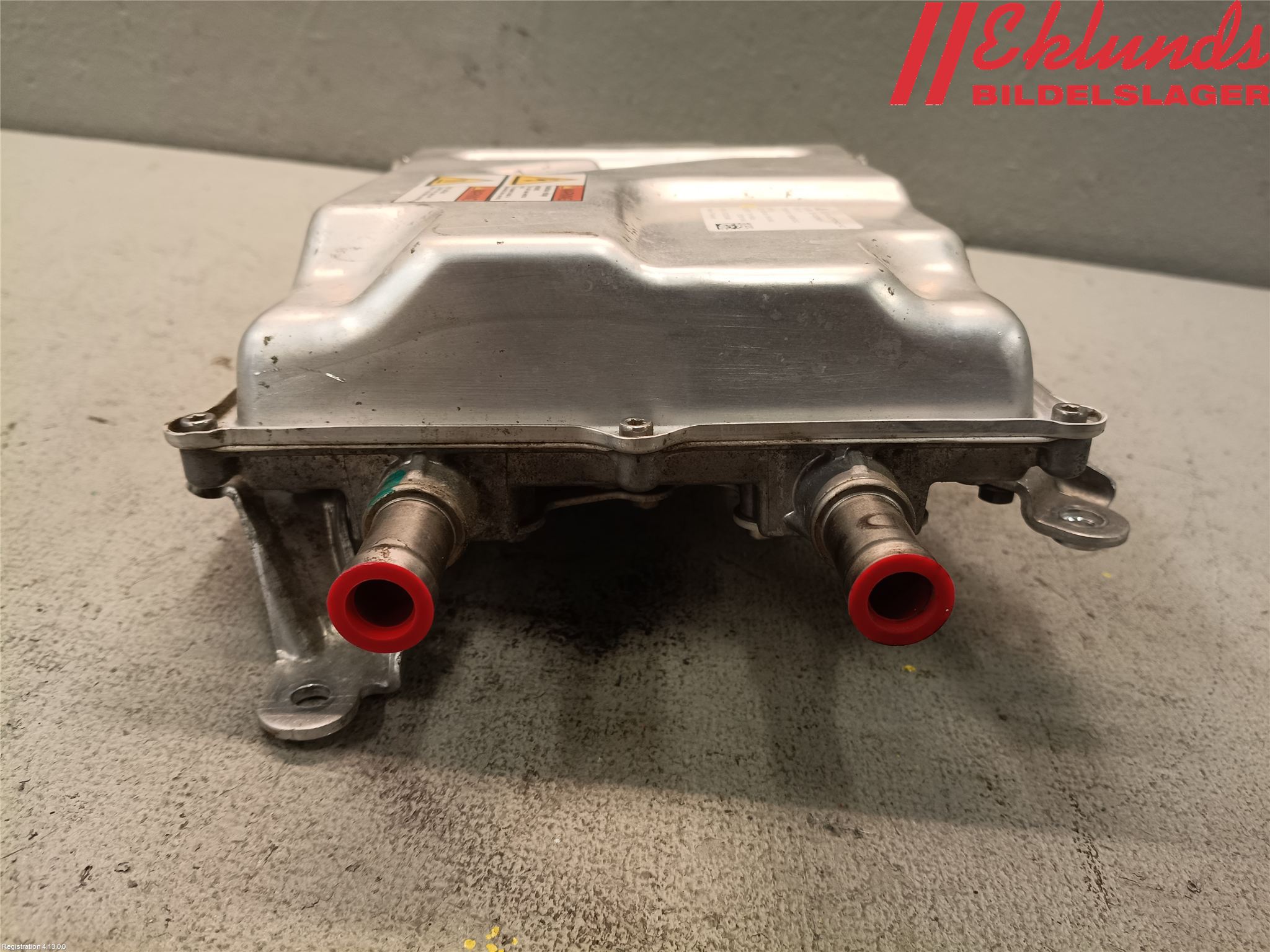 Tesla MODEL X 16- Converter