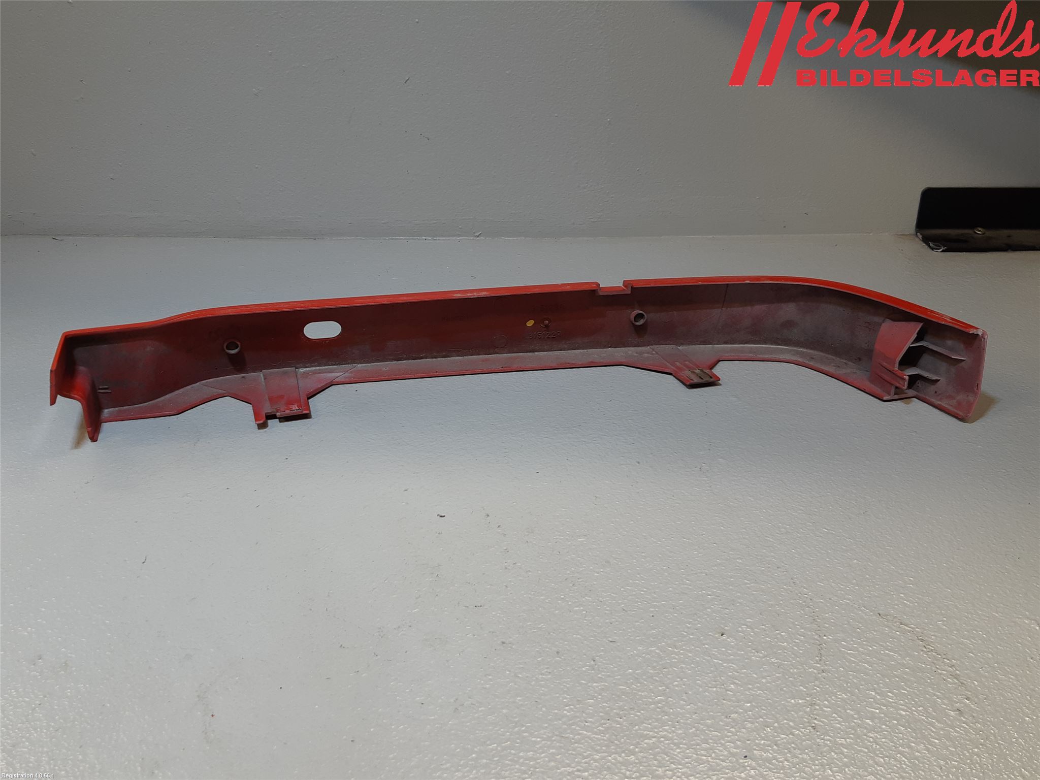 Volvo 850 91-97 Strålkastarsarg Höger