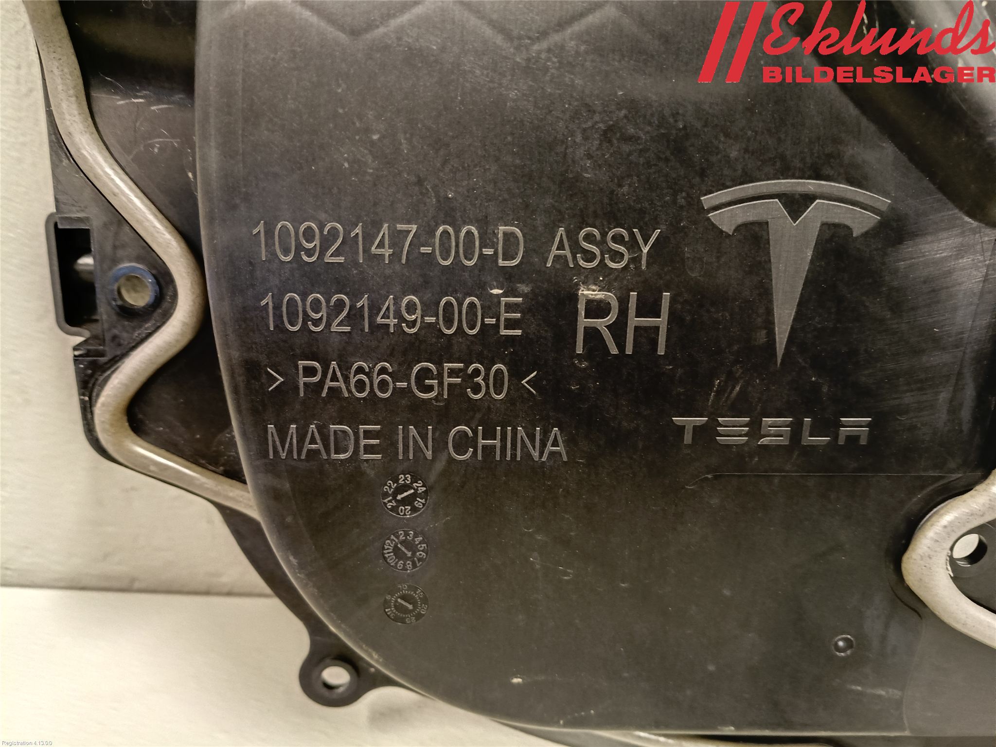Tesla MODEL 3 17- Fönsterhissmekanism