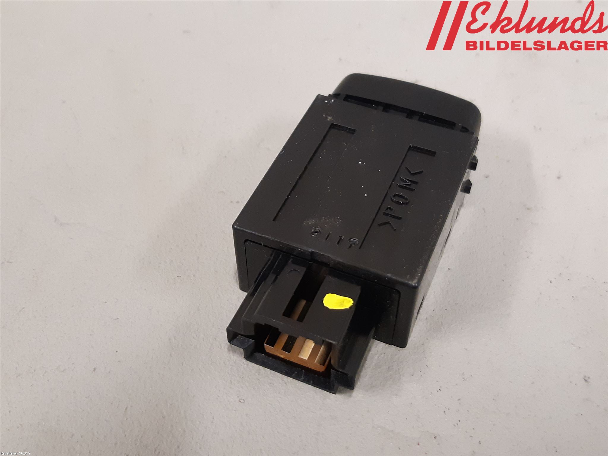 Mitsubishi OUTLANDER 13-21 Strömställare Baklucka