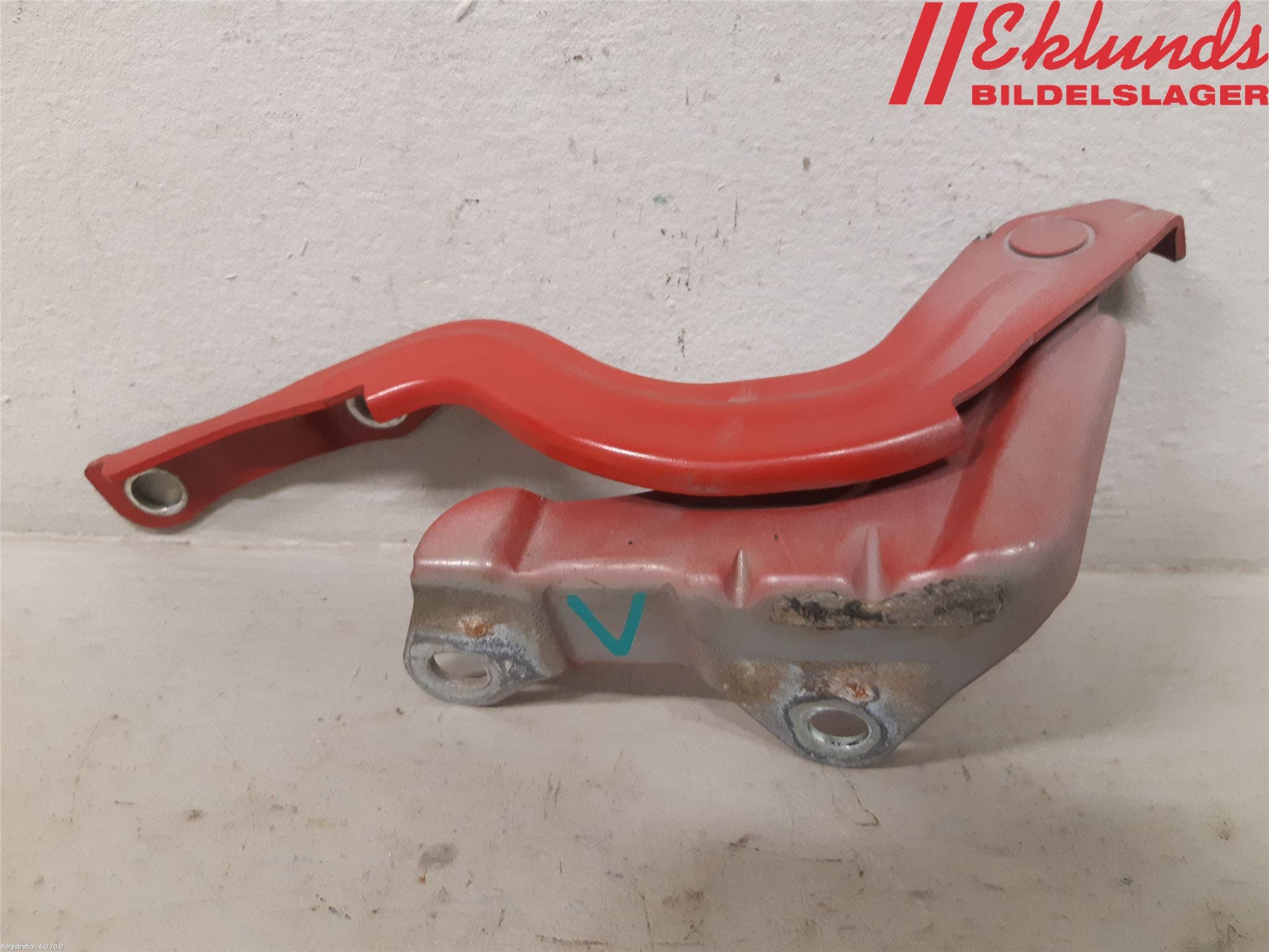 Hyundai i30 GD 13-17 Huvgångjärn