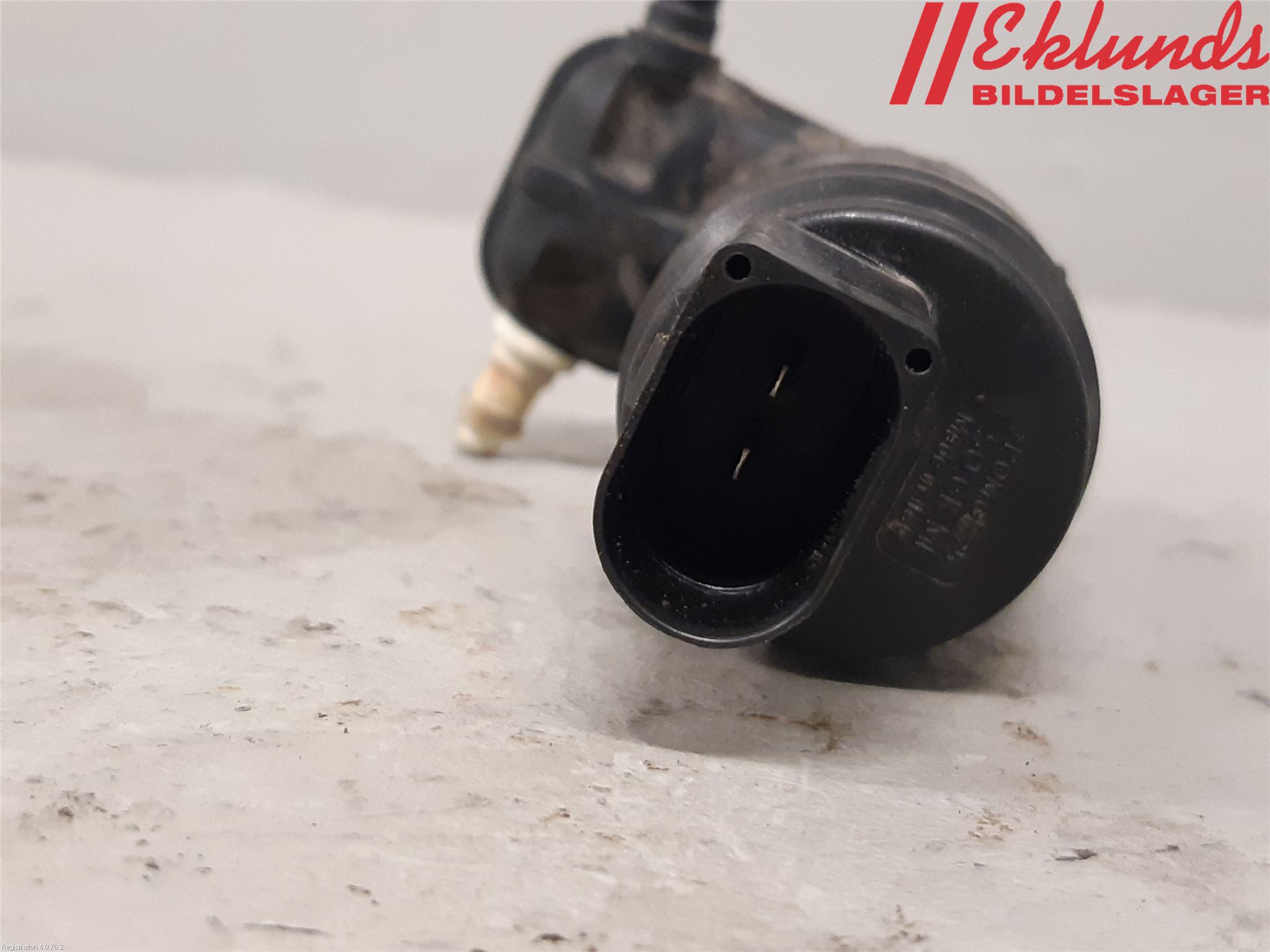 Volkswagen VW CADDY      04-10 Spolarpump Vindruta