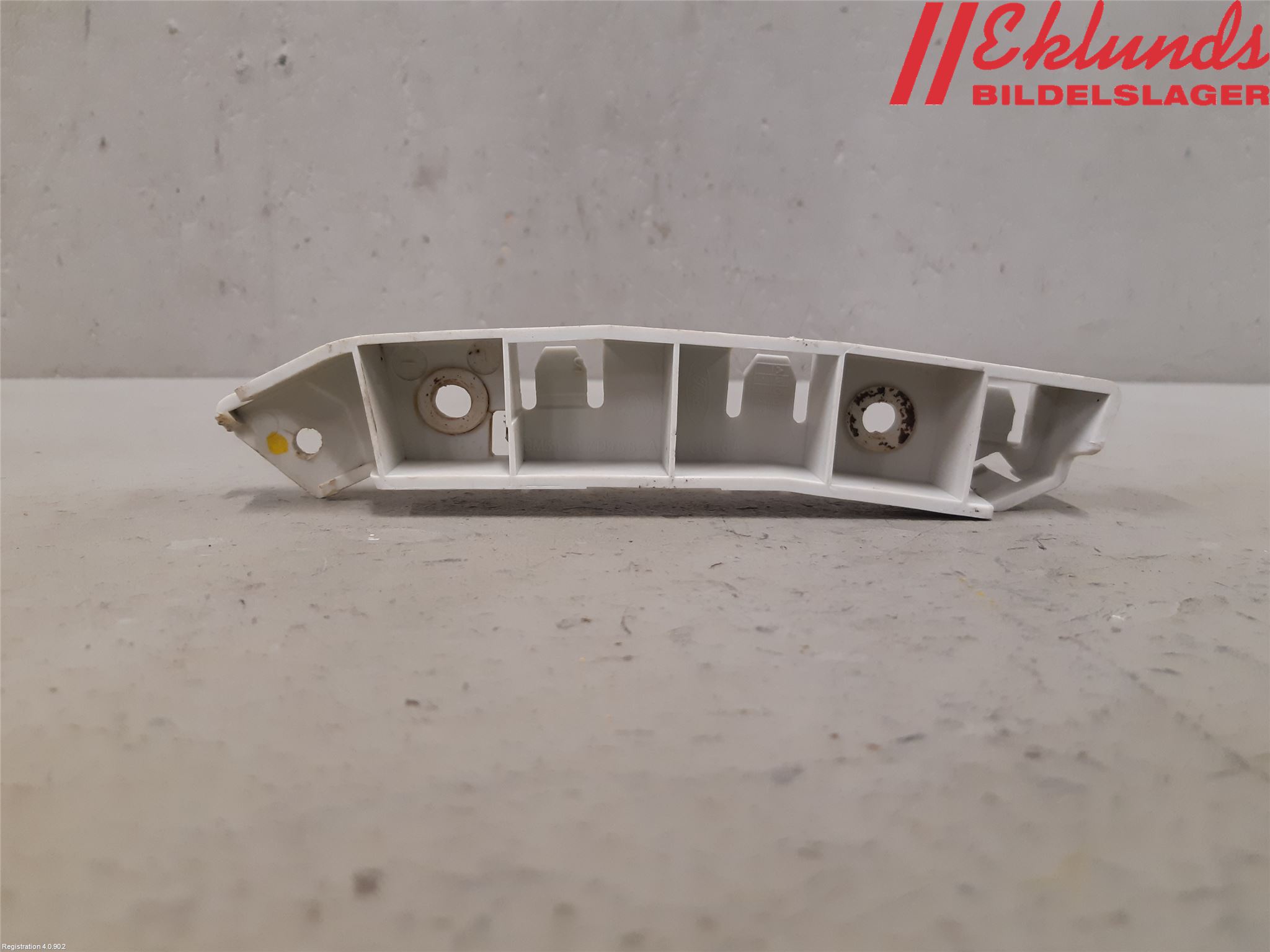 Ford FOCUS 11-14 Stötfångarfäste Fram Hö