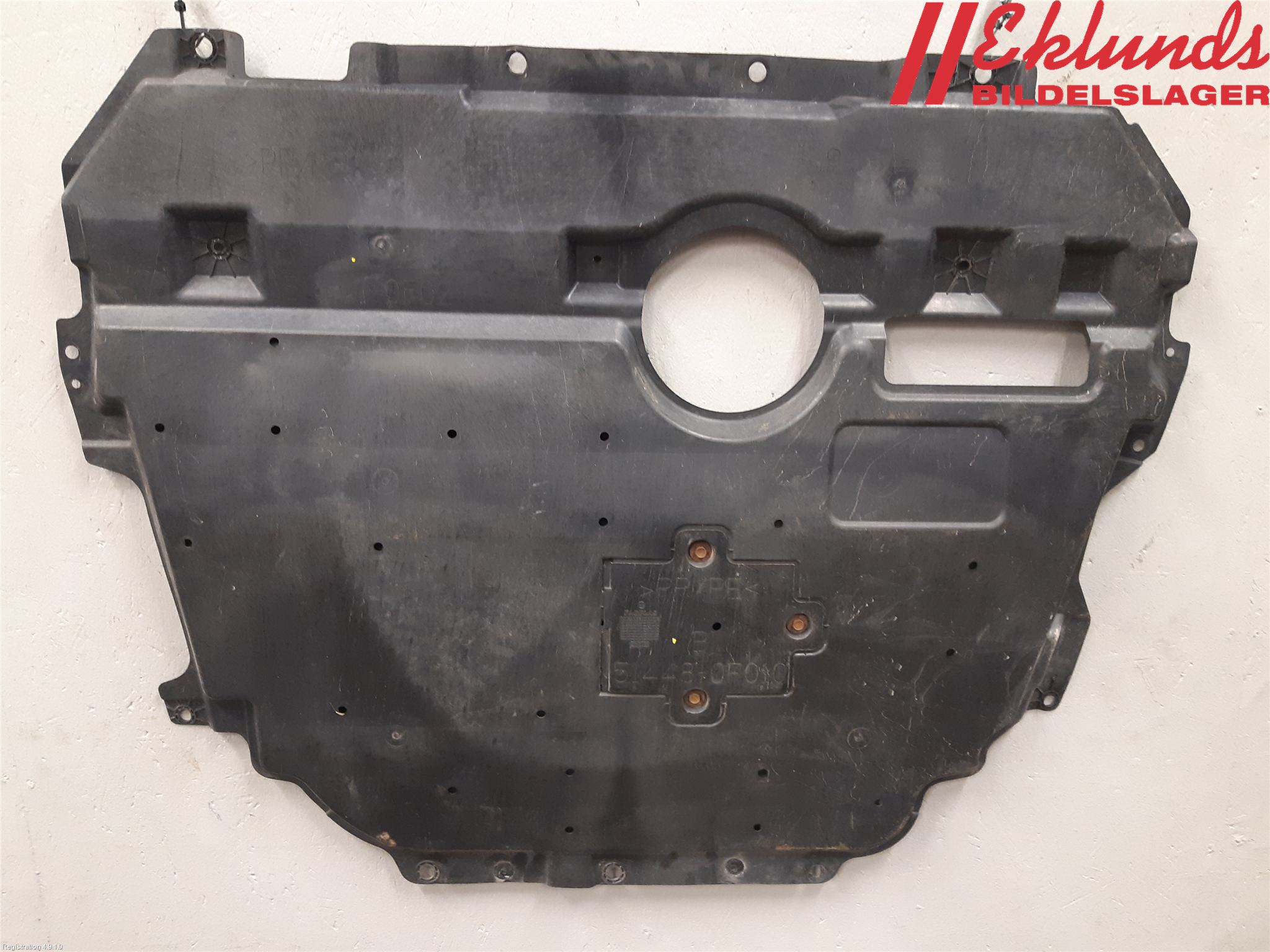 Toyota AVENSIS 16-18 Hasplåt Plåt-Plast