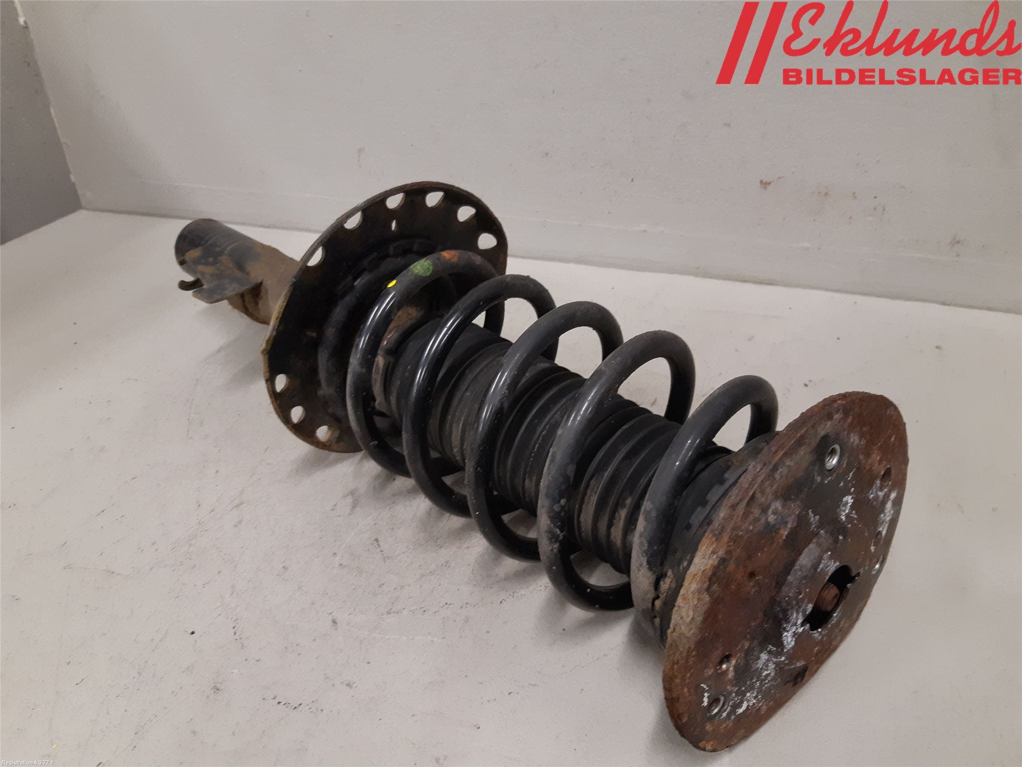 Volvo V70 08-13 Fjäderben Fram Höger