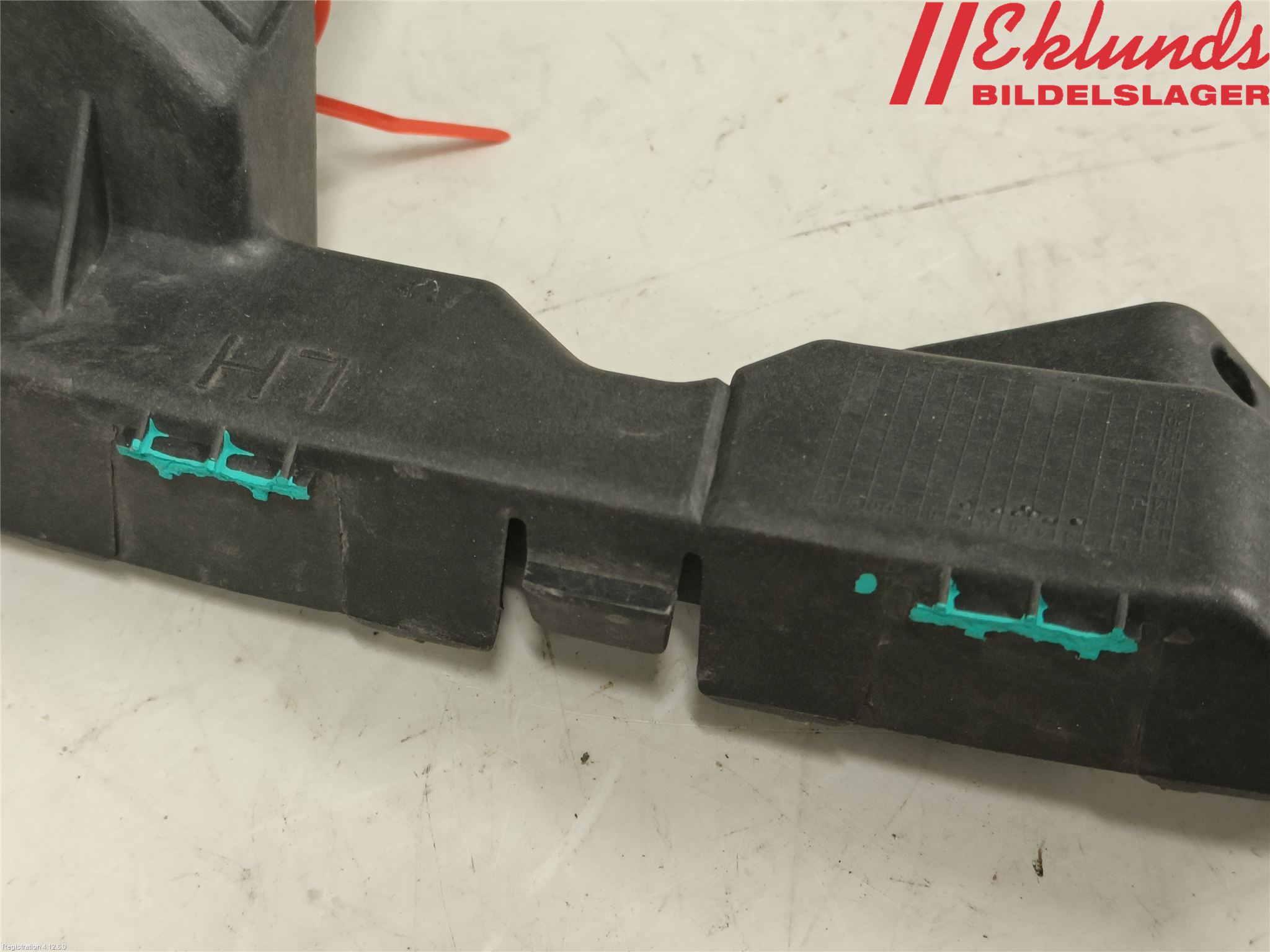 Kia CEED 12-18 Stötfångarfäste Fram Vä