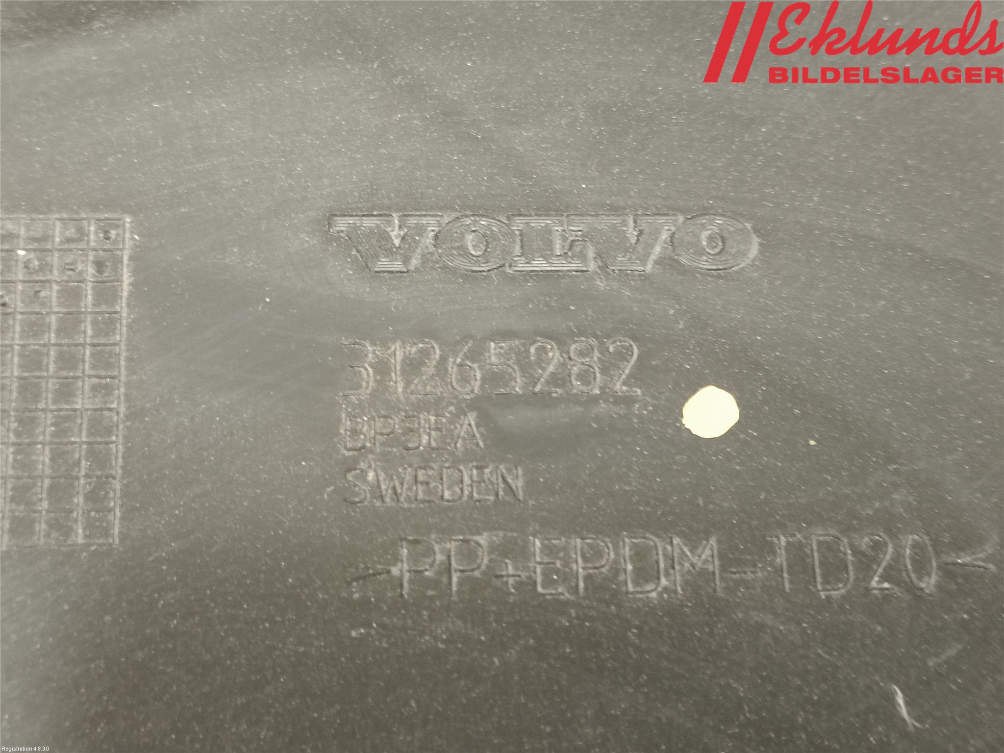 Volvo V60 11-13 Stötfångarfäste Bak Hö