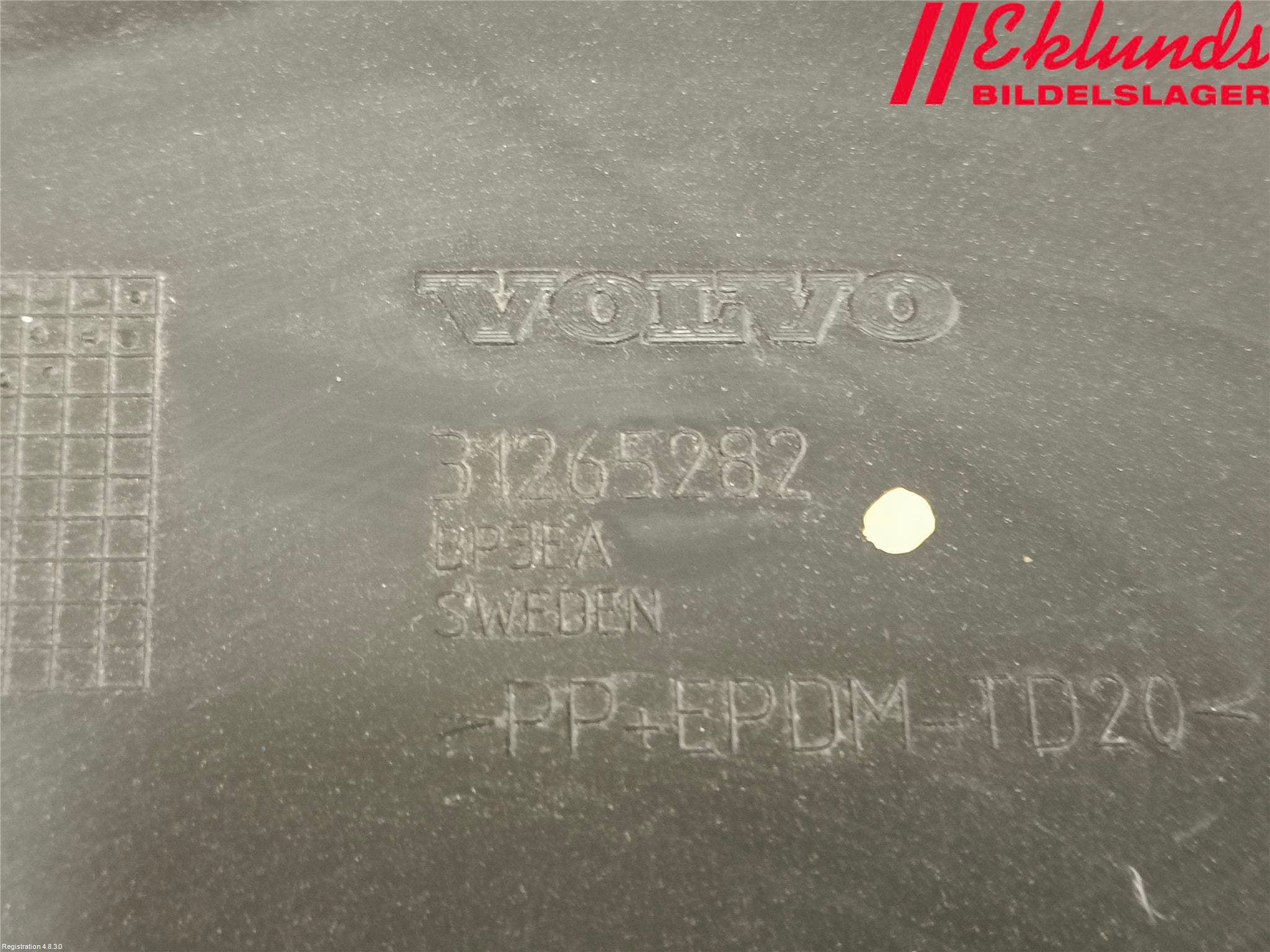 Volvo V60 11-13 Stötfångarfäste Bak Hö