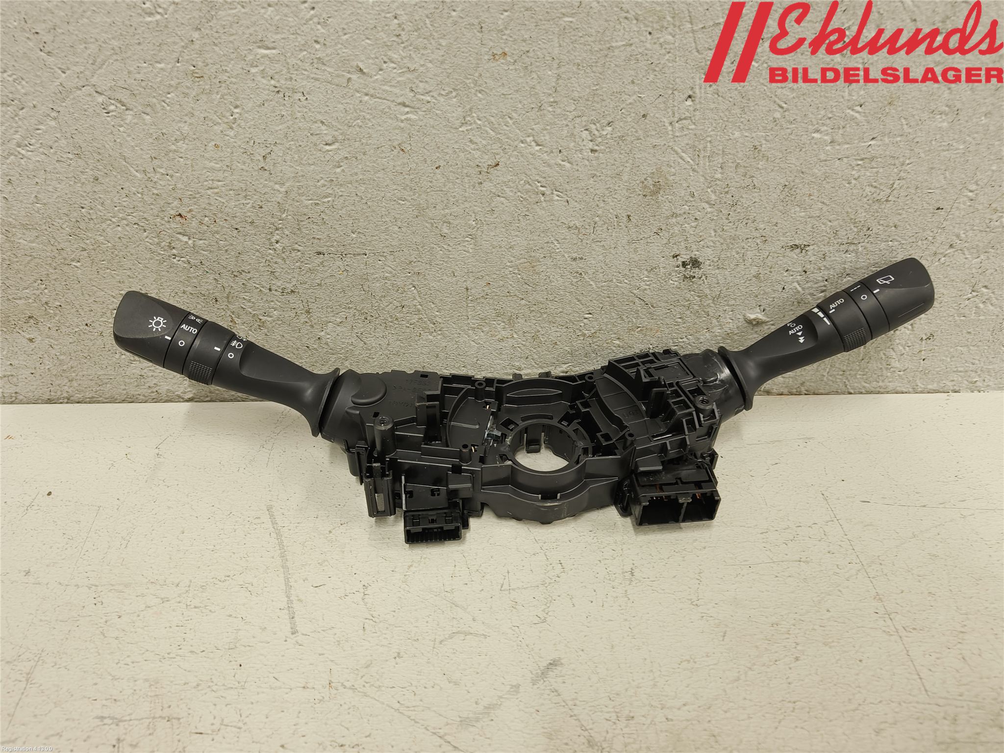 Toyota AURIS 13-19 Spakcentral