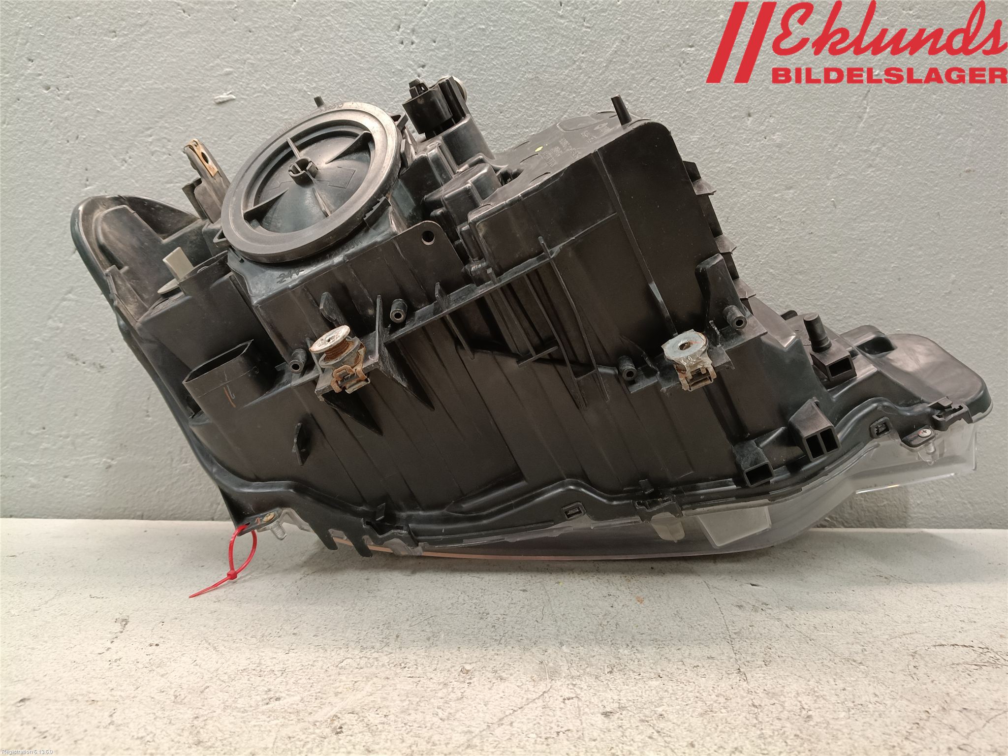BMW 3 F30/F31/F80 12-19 Strålkastare Vänster