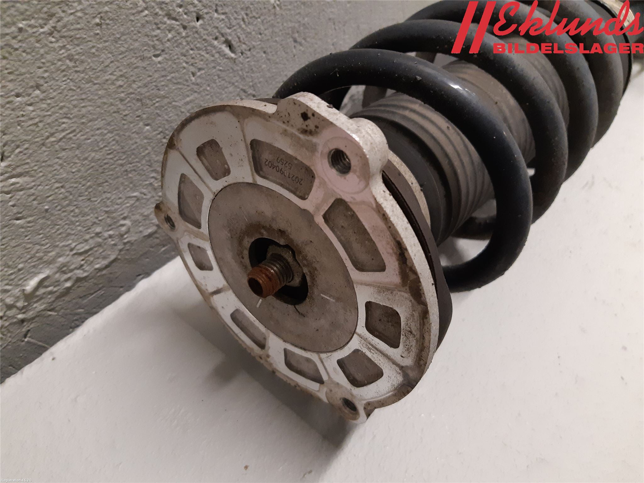 Volvo V90 17->> Fjäderben Fram Vänster