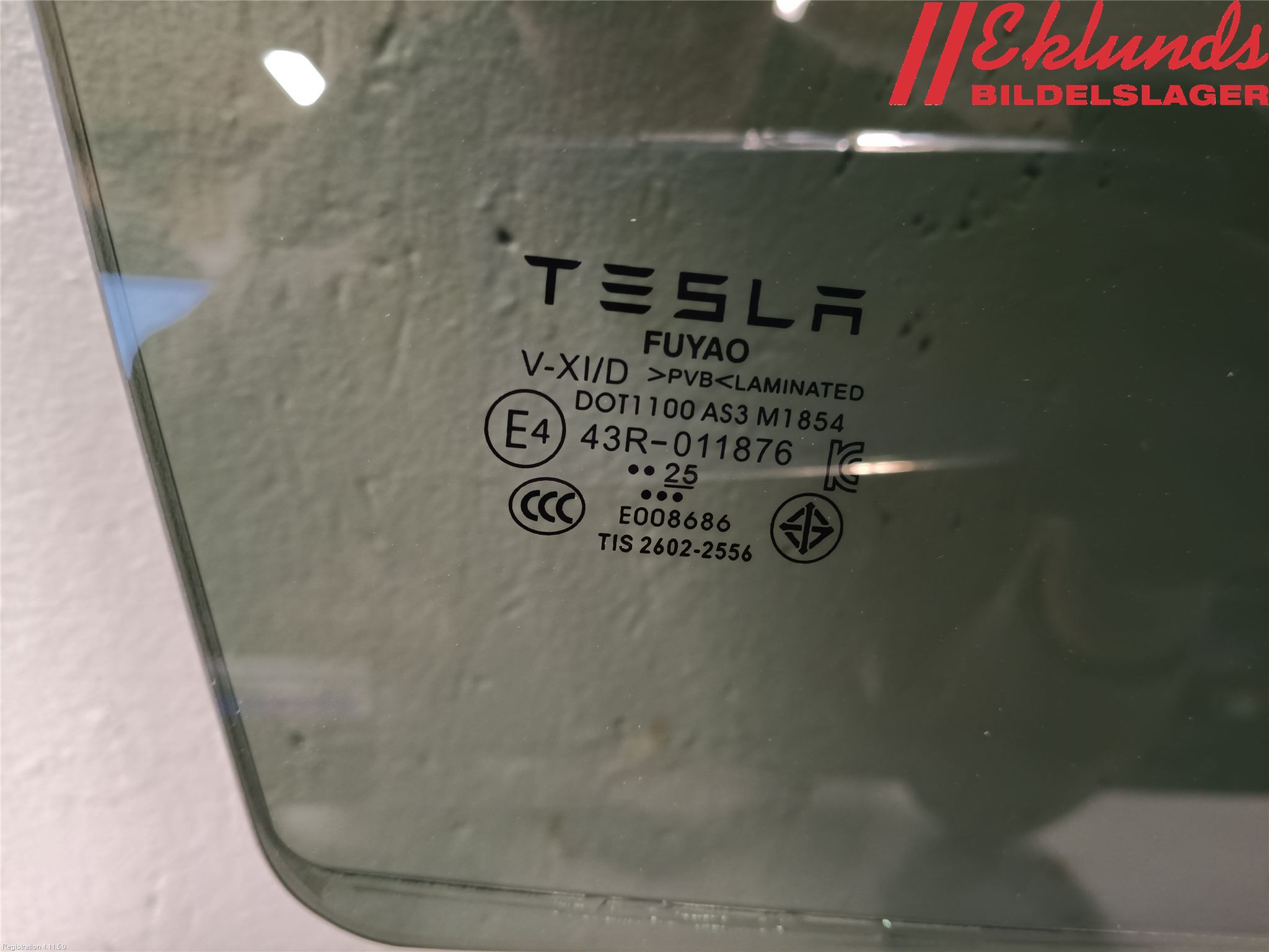 Tesla MODEL Y 21- Dörruta Bak Höger