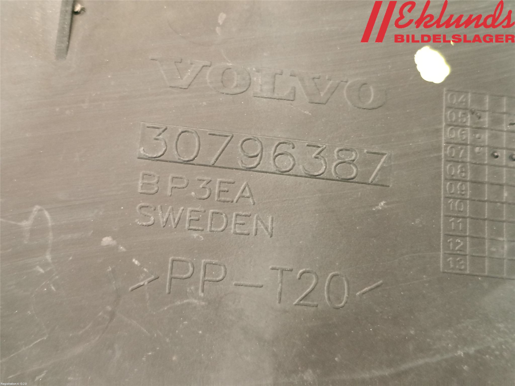 Volvo XC70 08-13 Strålkast Fästsarg