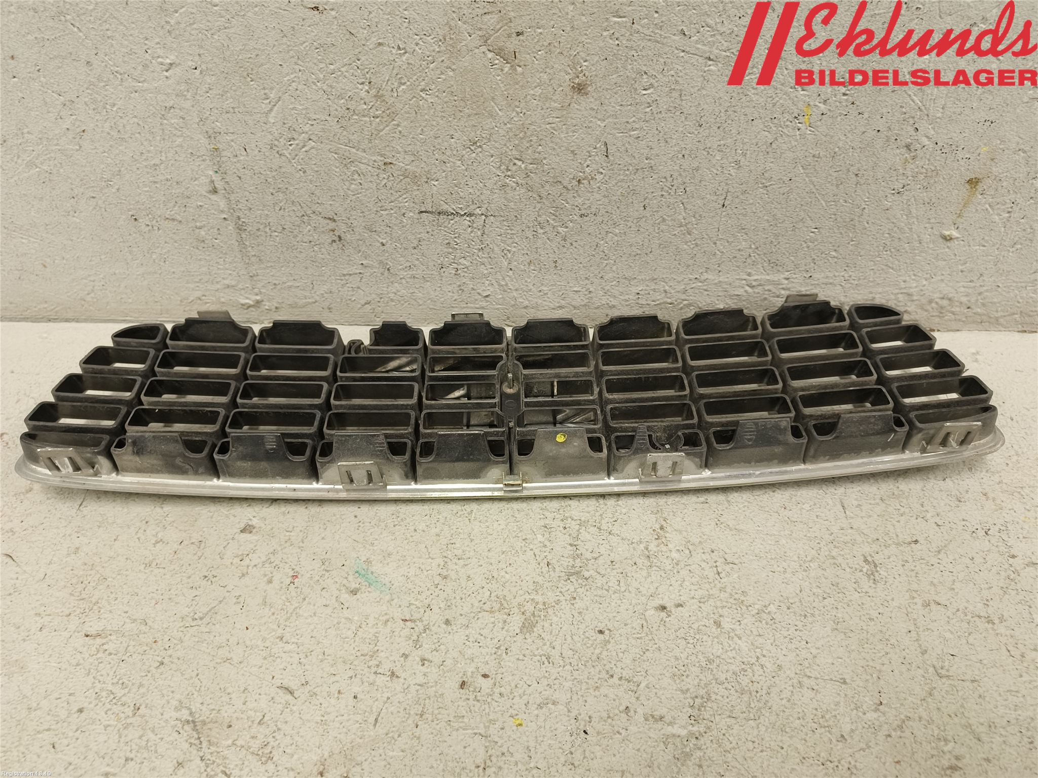 Volvo S60 01-04 Grill Komp