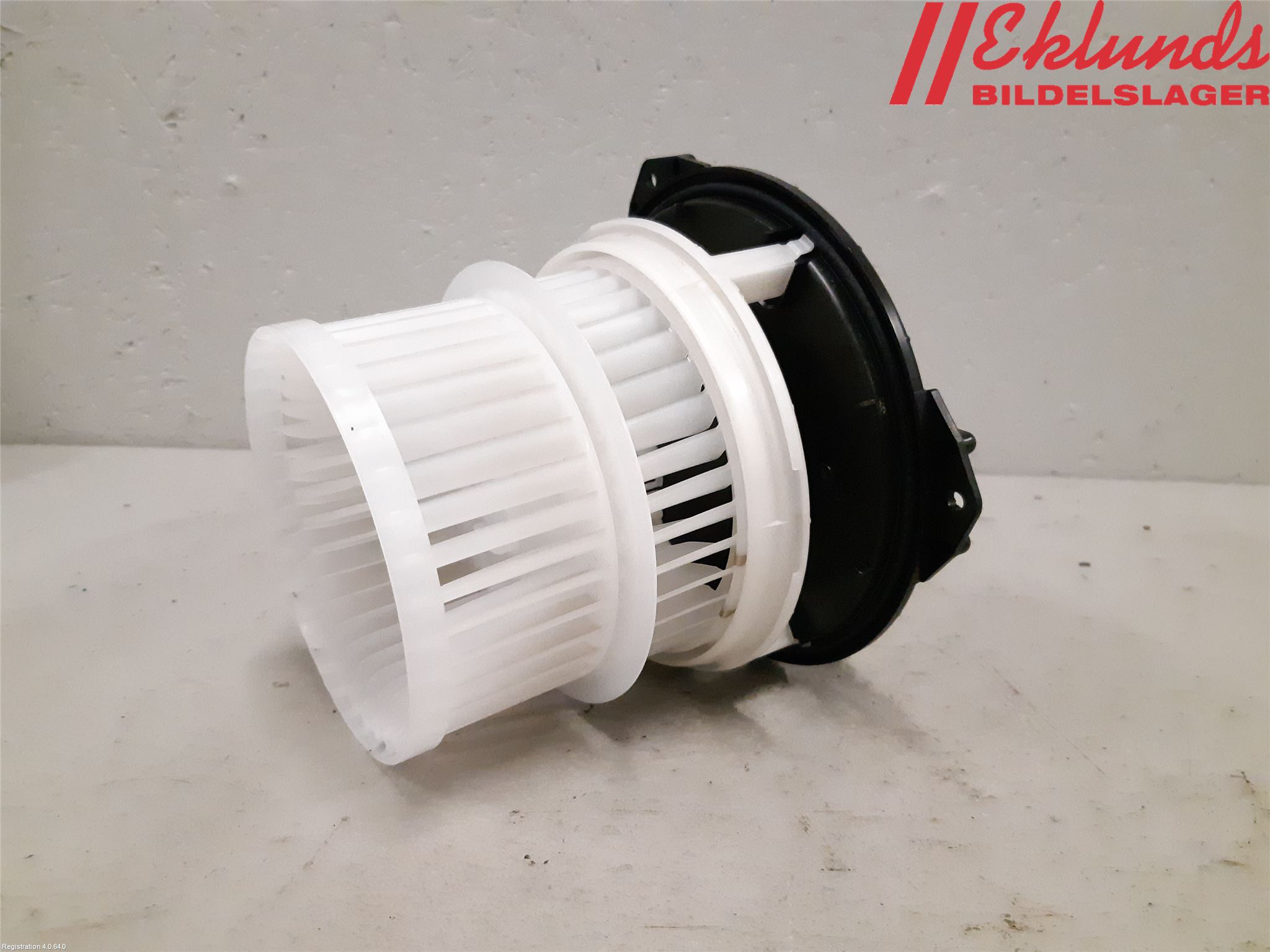 Lexus UX/300e 19- Värmefläkt