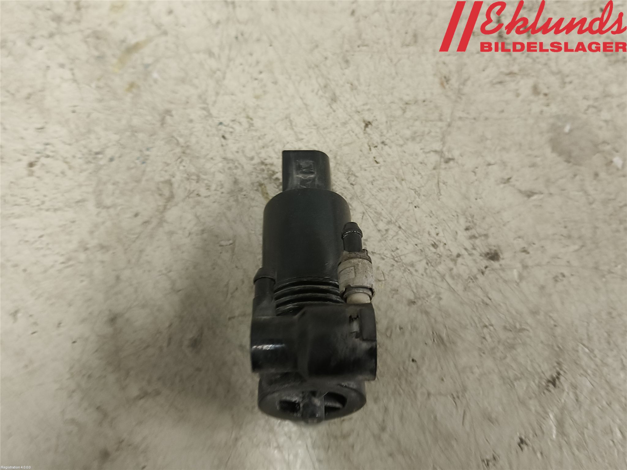 Volvo V90 17->> Spolarpump Vindruta