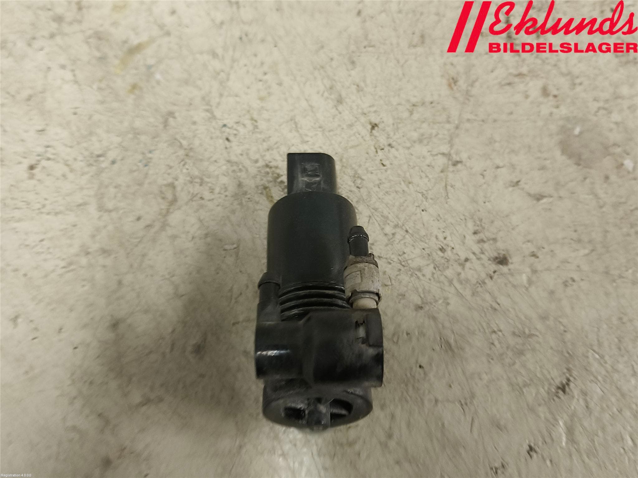 Volvo V90 17->> Spolarpump Vindruta