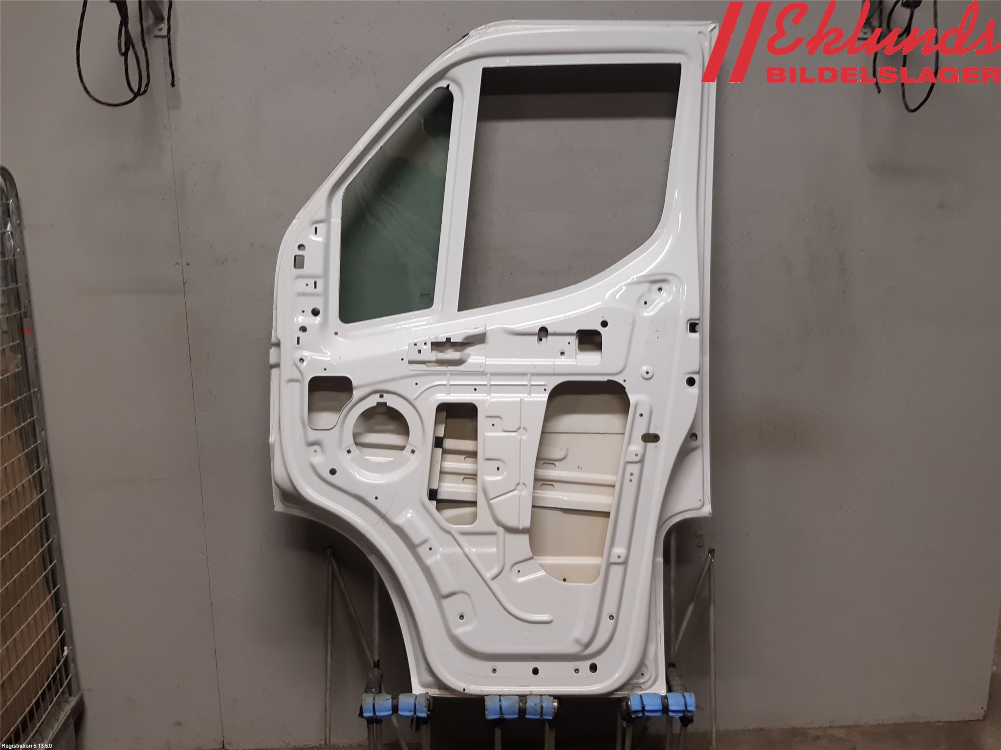 Iveco DAILY 14->> Dörr Fram Höger