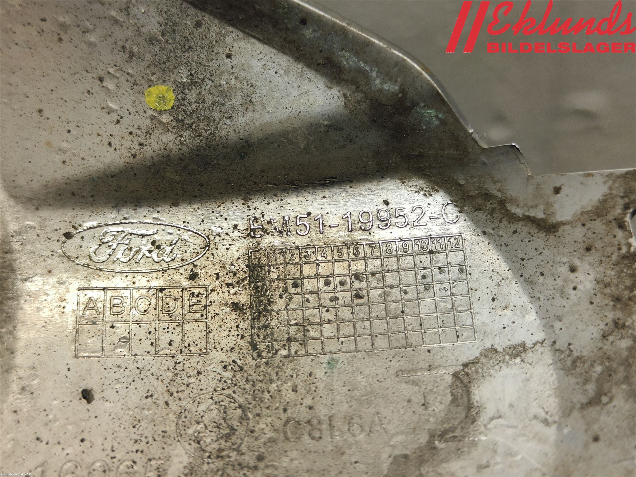 Ford FOCUS 11-14 Dimljussarg Fram