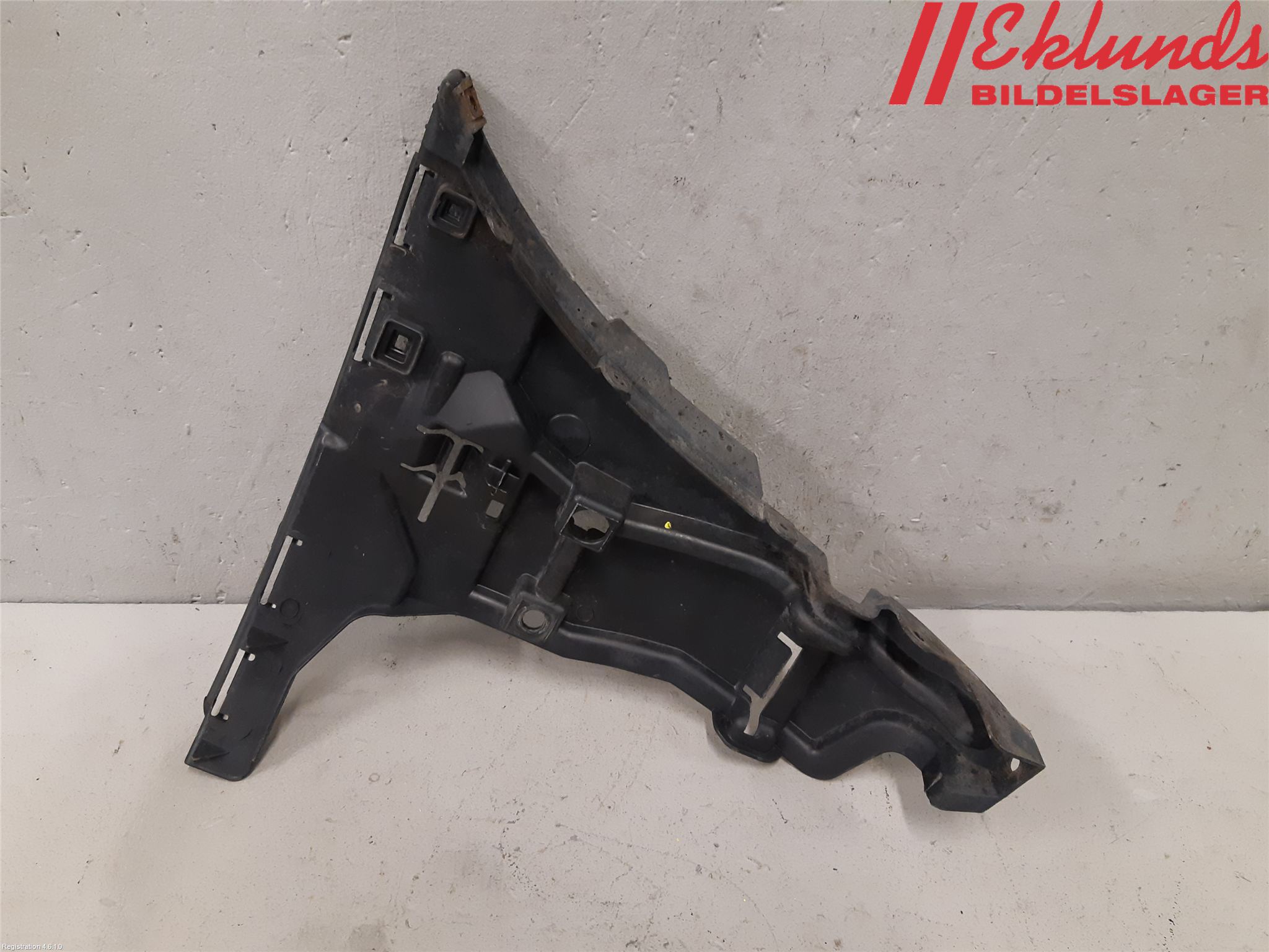 Volvo V70 05-08 Stötfångarfäste Fram Hö