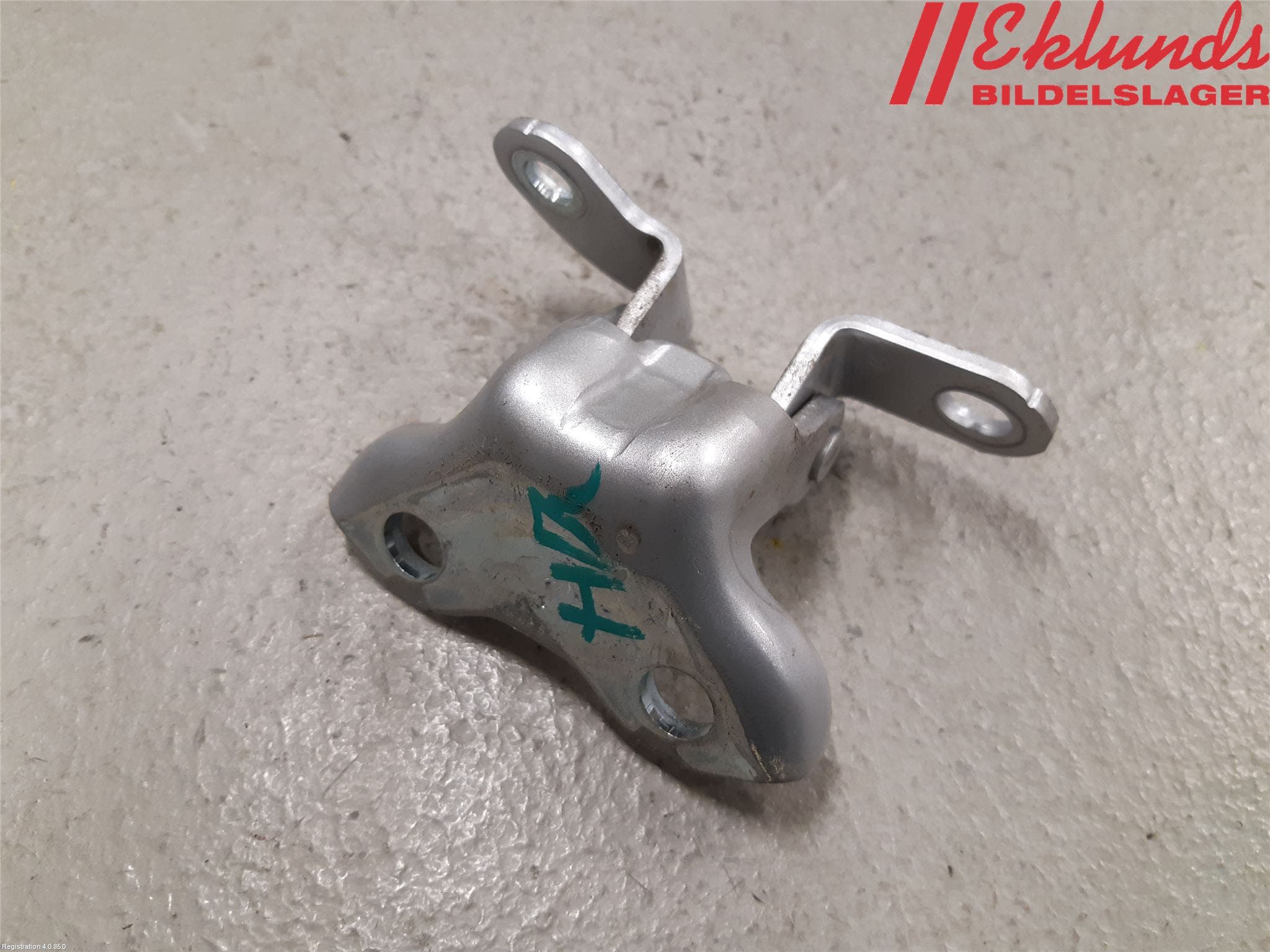 Toyota YARIS XP21 20- Dörrgångjärn