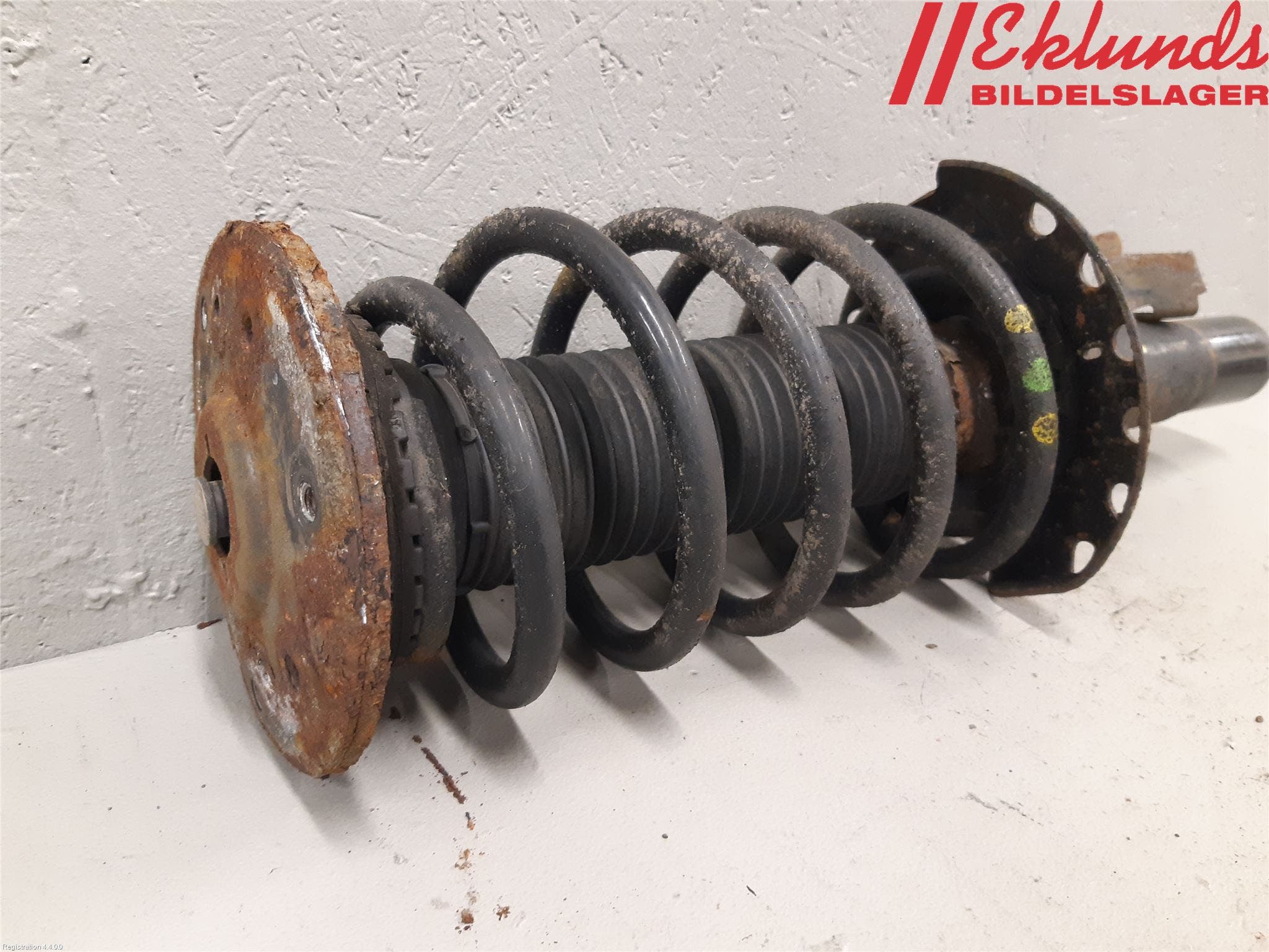 Volvo V70 14-16 Fjäderben Fram Höger