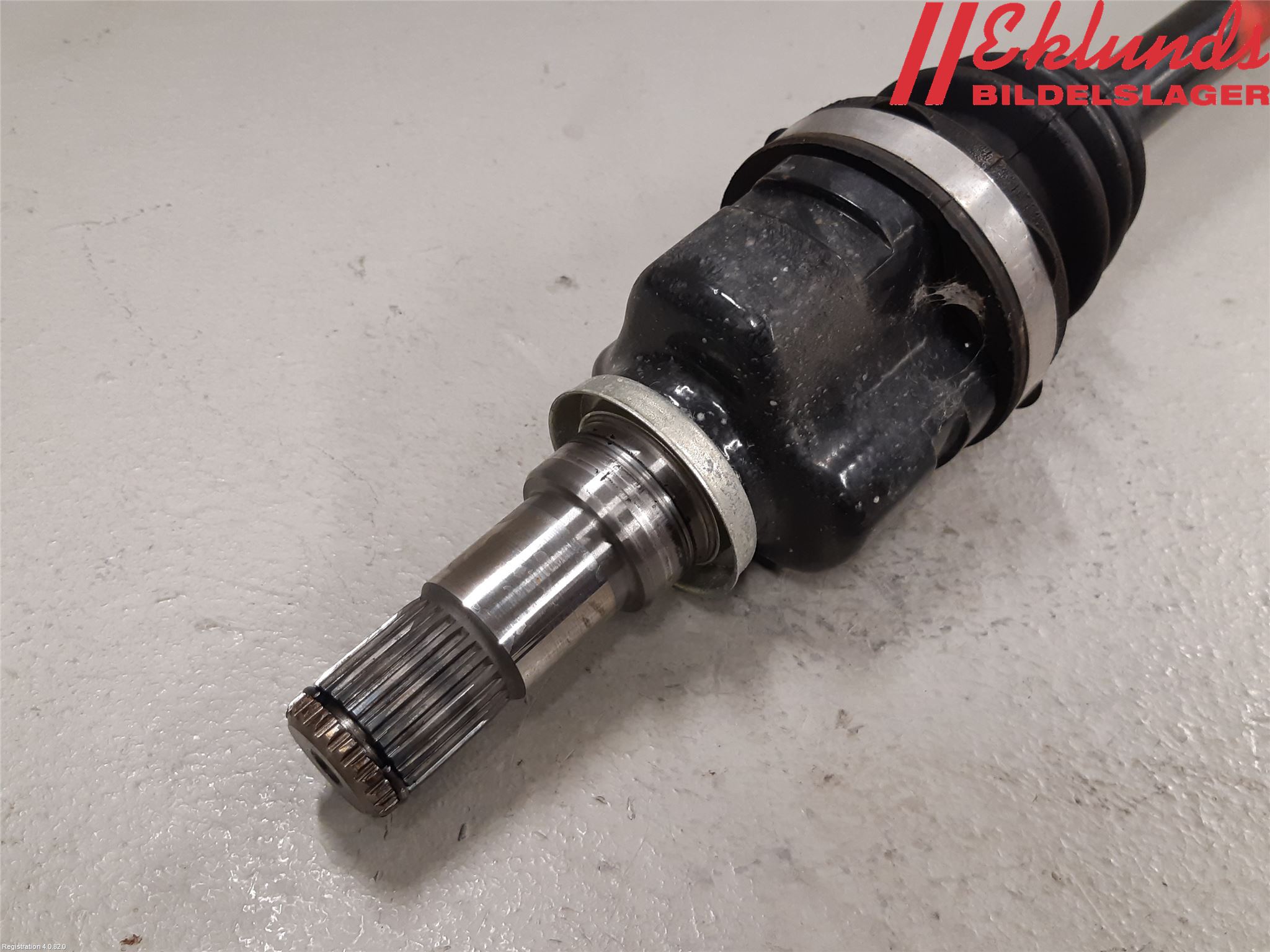 Toyota YARIS XP130 15-20 Drivaxel Fram Vänster