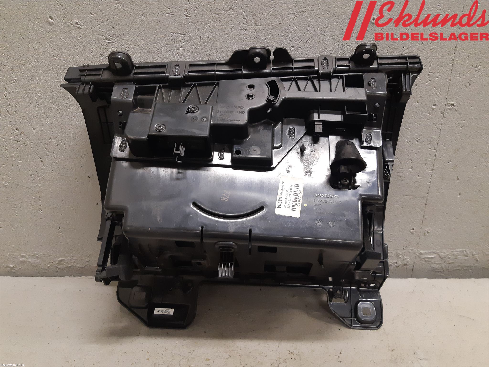 Volvo XC90/RECHARGE 16- Handskfack