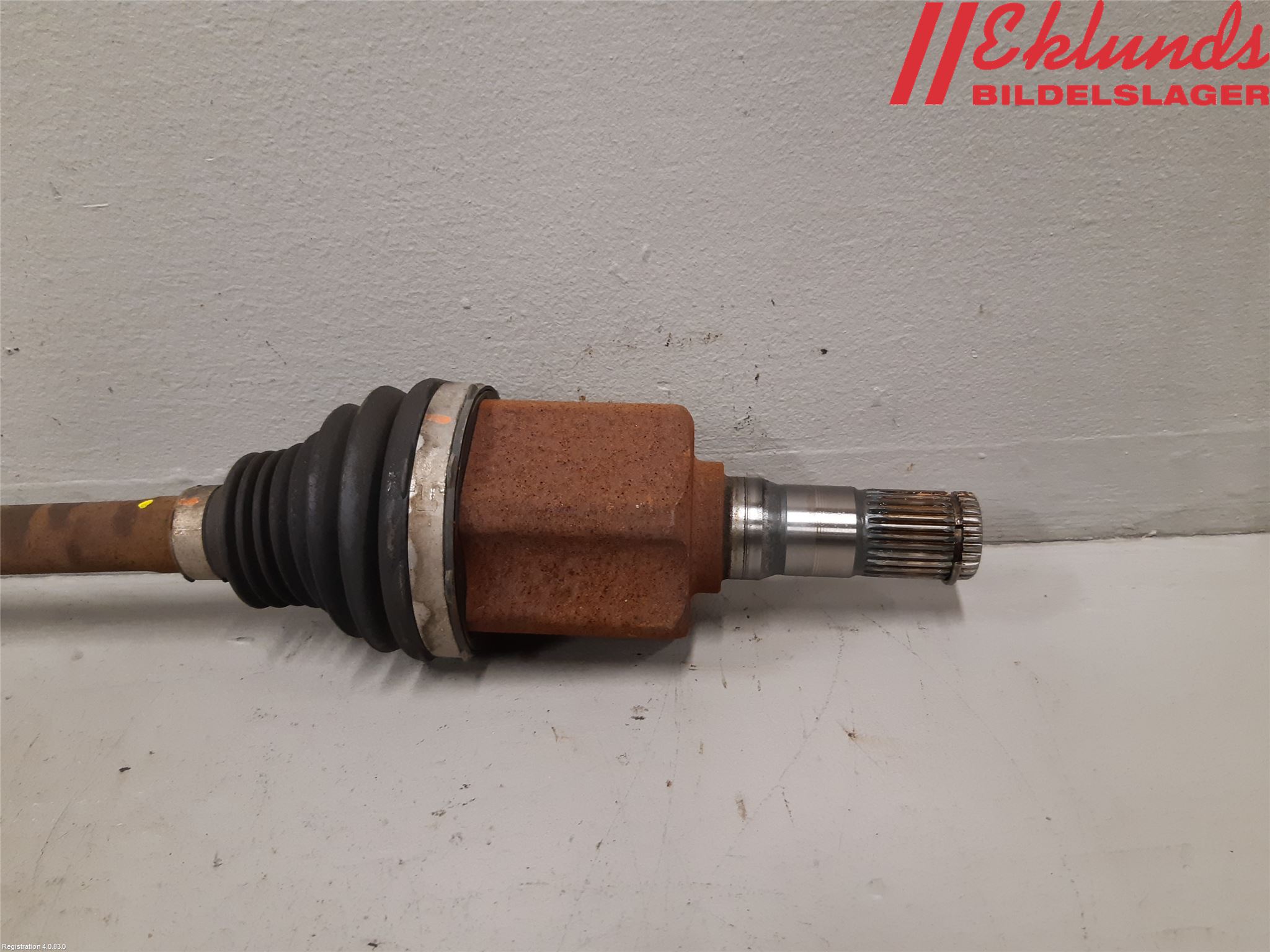 Volvo V70 14-16 Drivaxel Fram Vänster