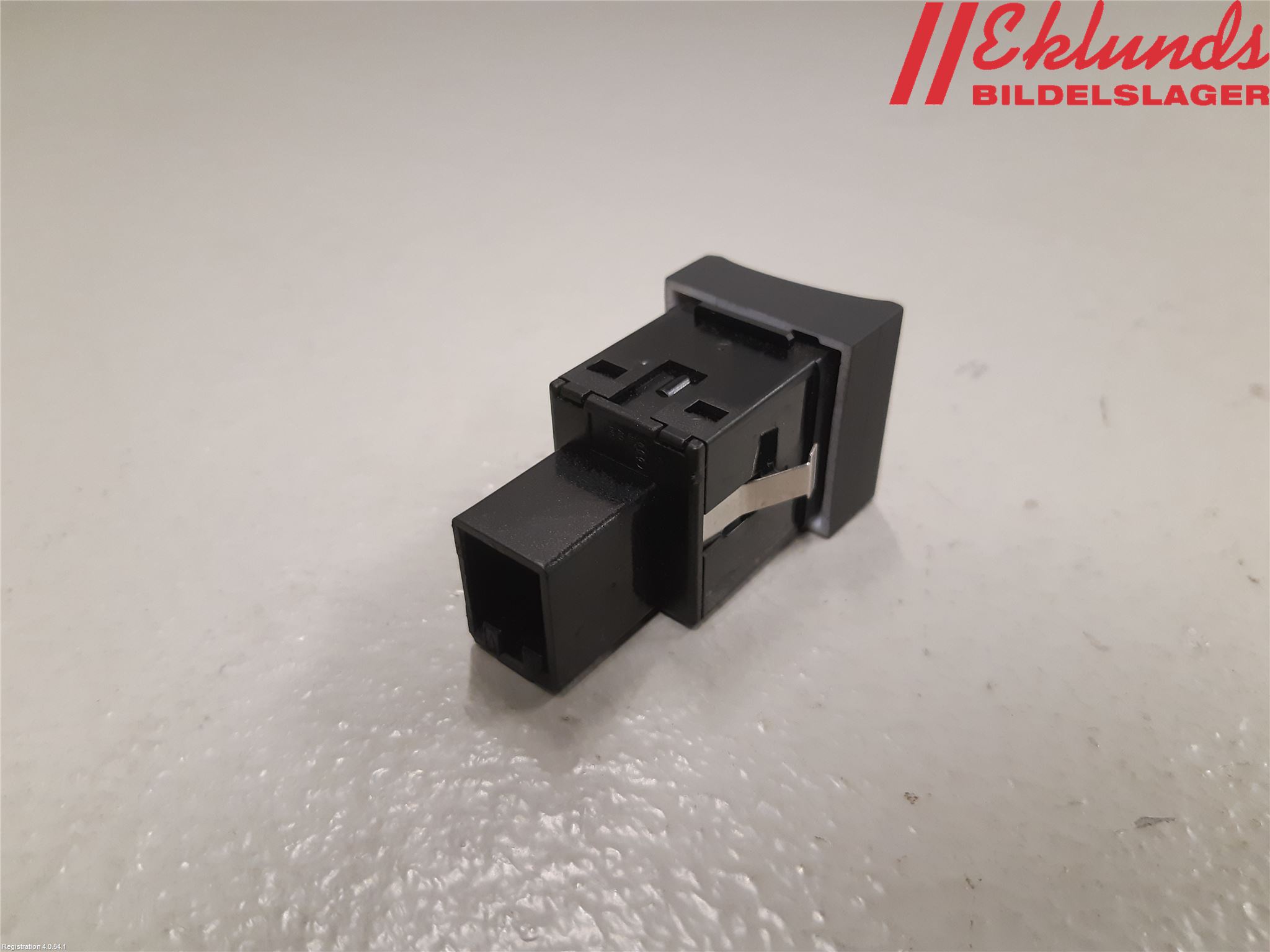 Audi Q3 8U 12-18 Strömställare Antisladd