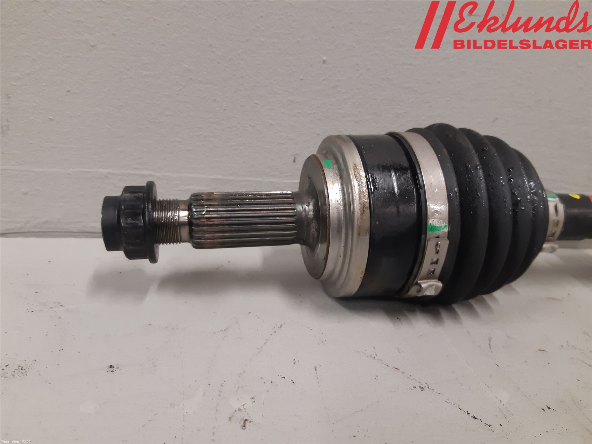 Toyota C-HR 16-23 Drivaxel Fram Vänster