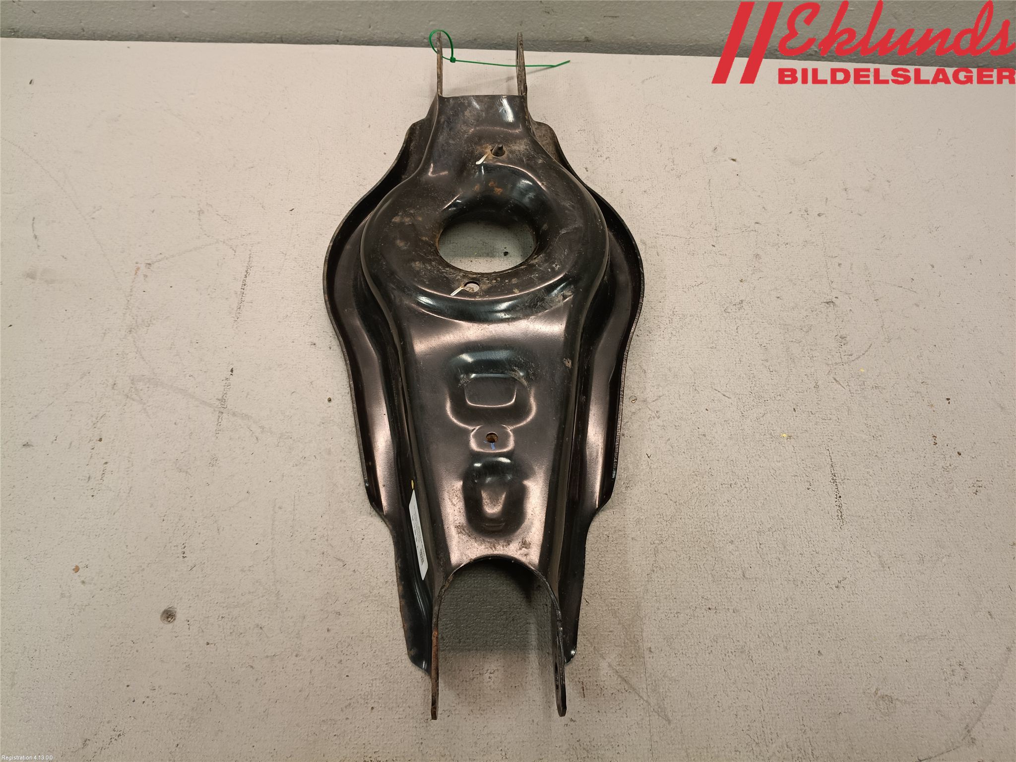 Tesla MODEL 3 17- Bärarm Bak Höger