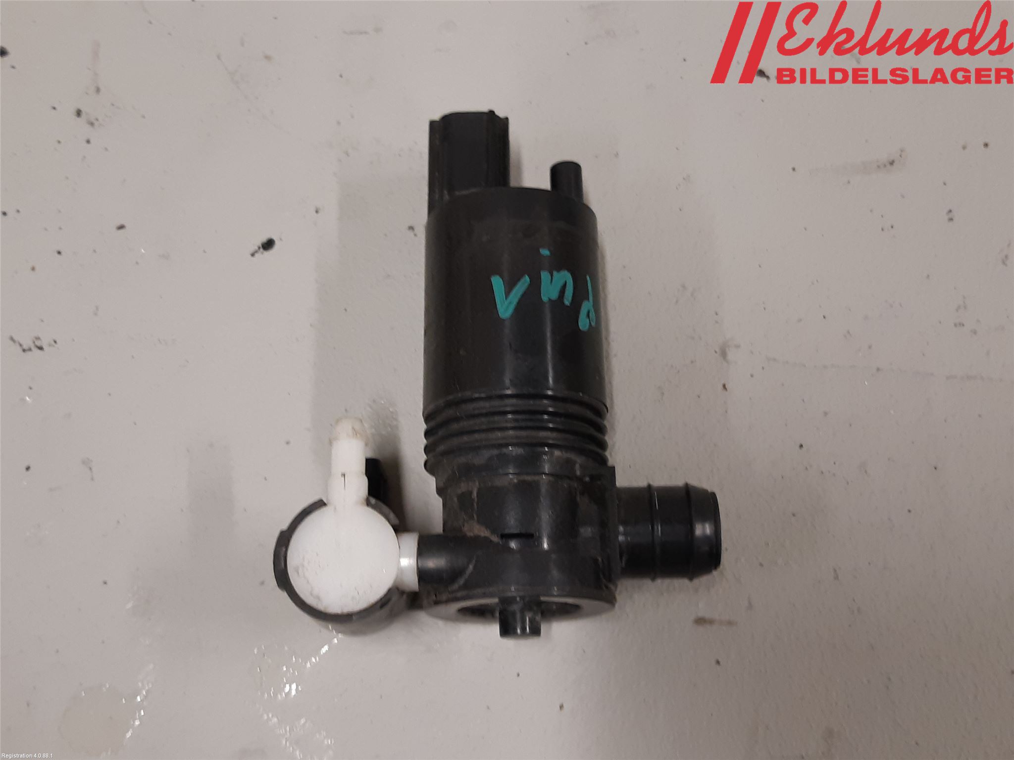 Volvo V40 CROSS COUNTRY 13-19 Spolarpump Vindruta