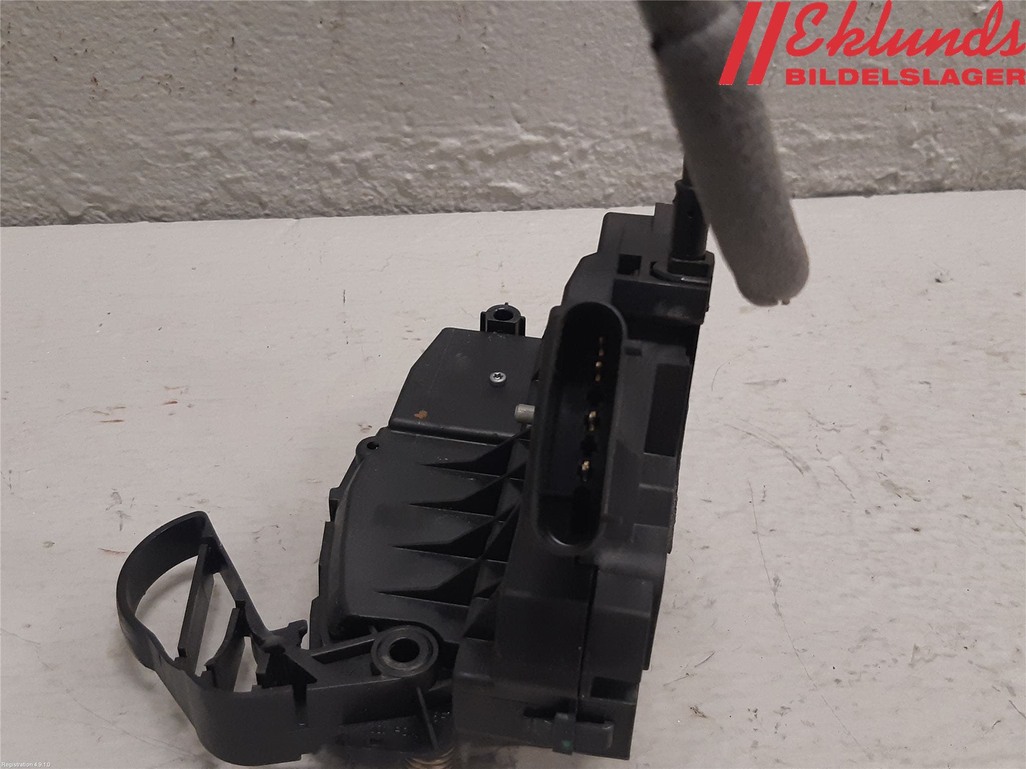 Ford FOCUS 11-14 Låskista-Dörrlås