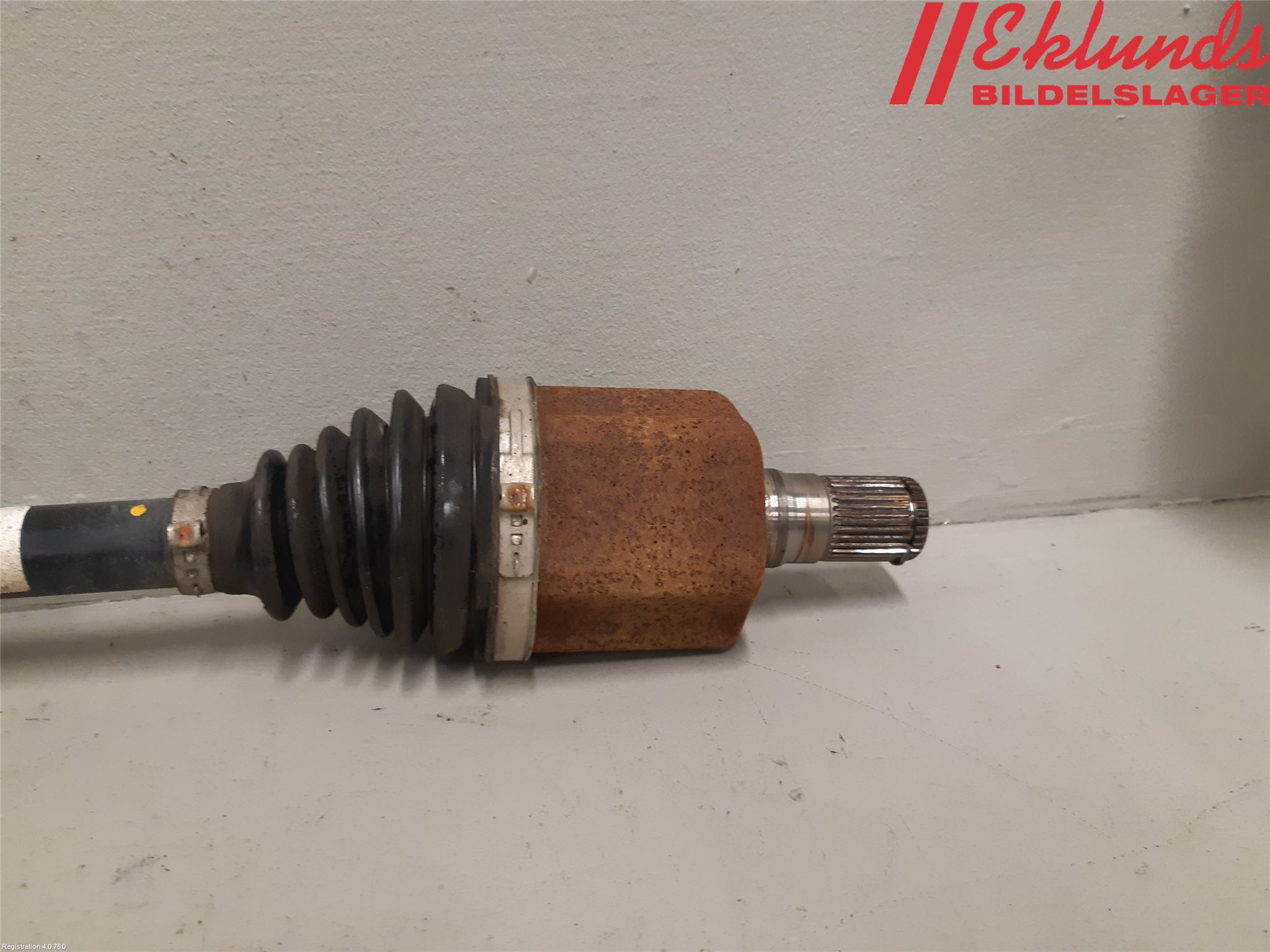 Volvo V60 14-18 Drivaxel Fram Vänster