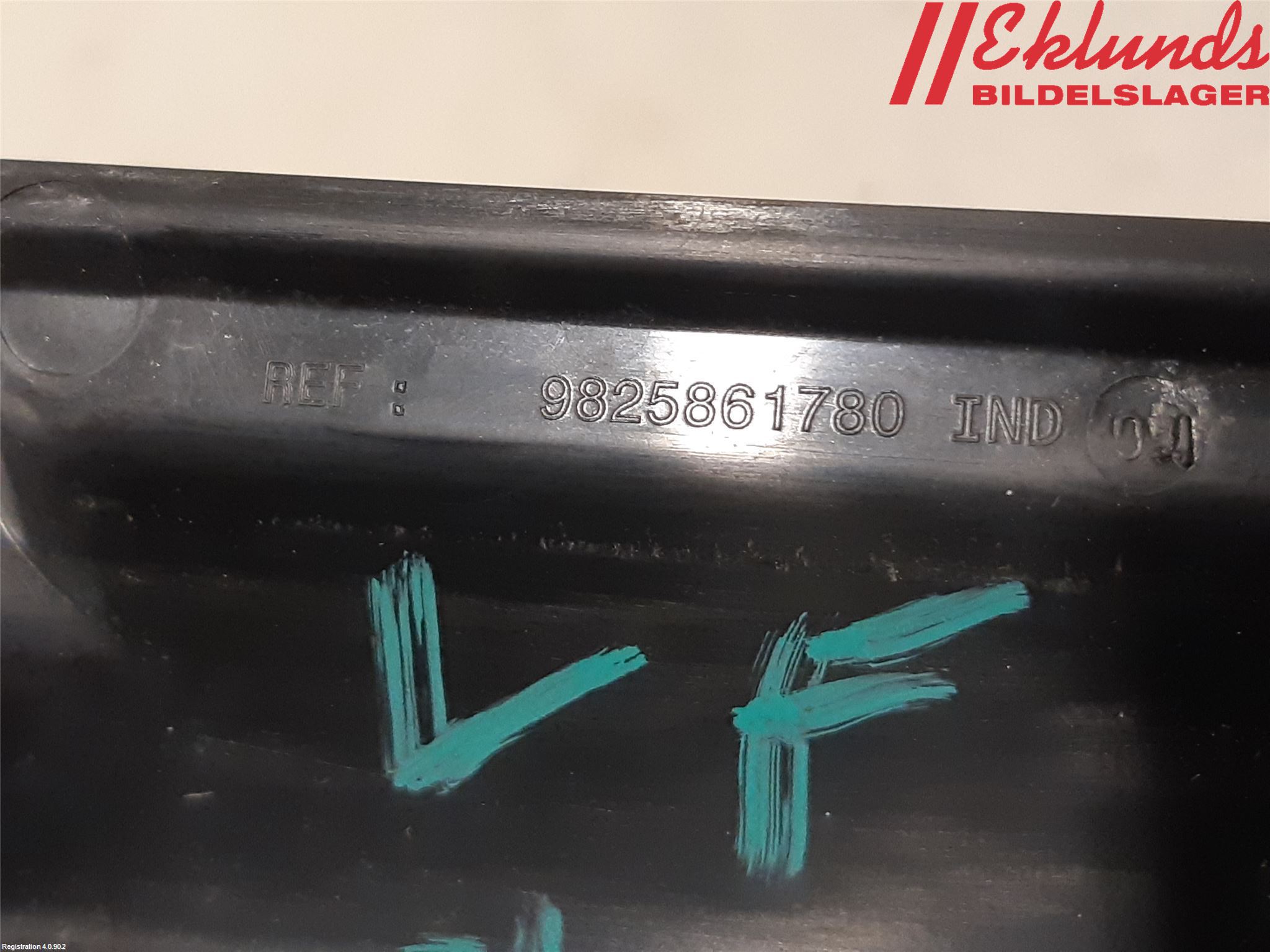 Peugeot 2008/E-2008 20- List Framskärm Vä