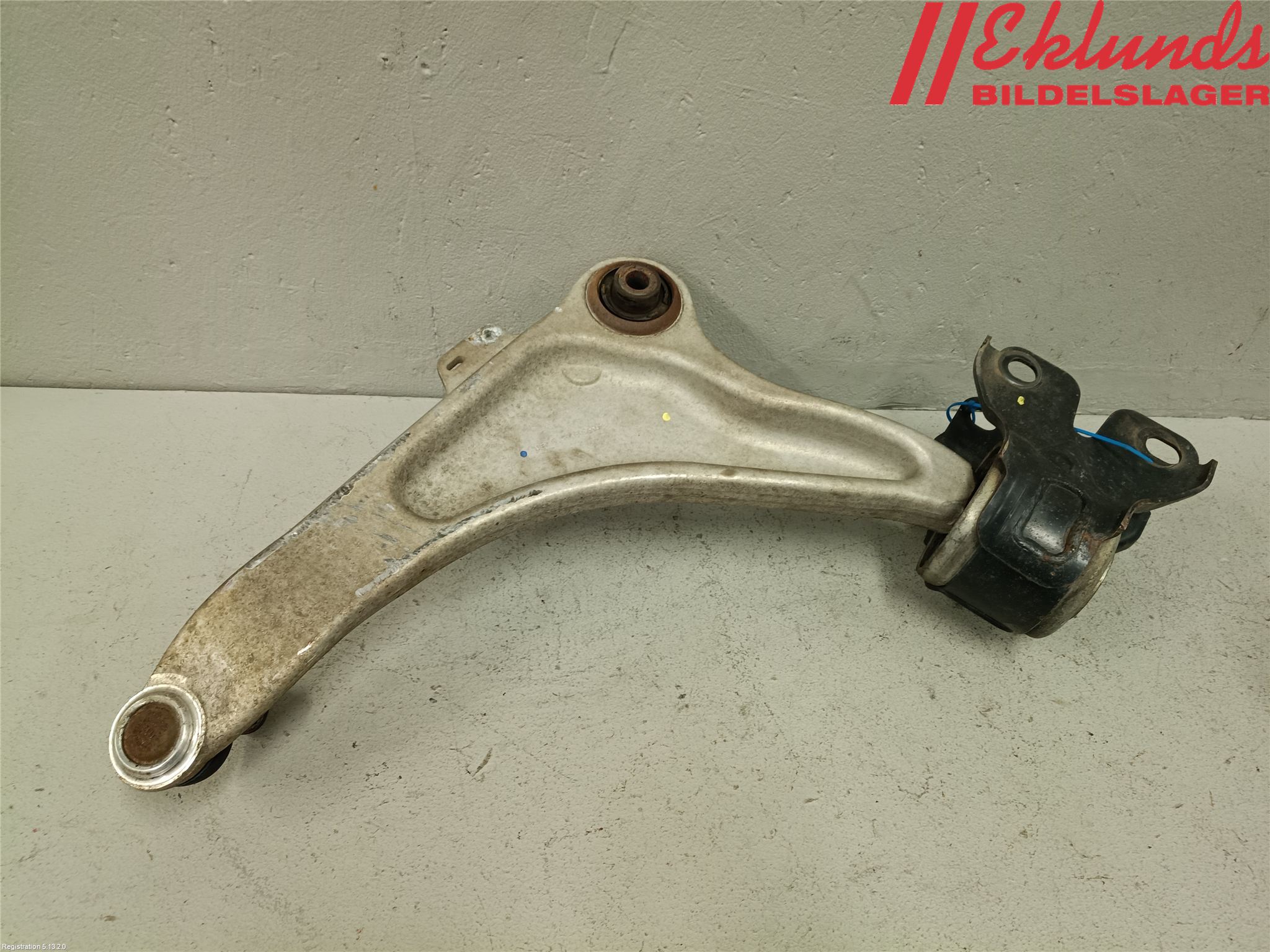 Volvo V60 11-13 Bärarm Fram Undre Hö