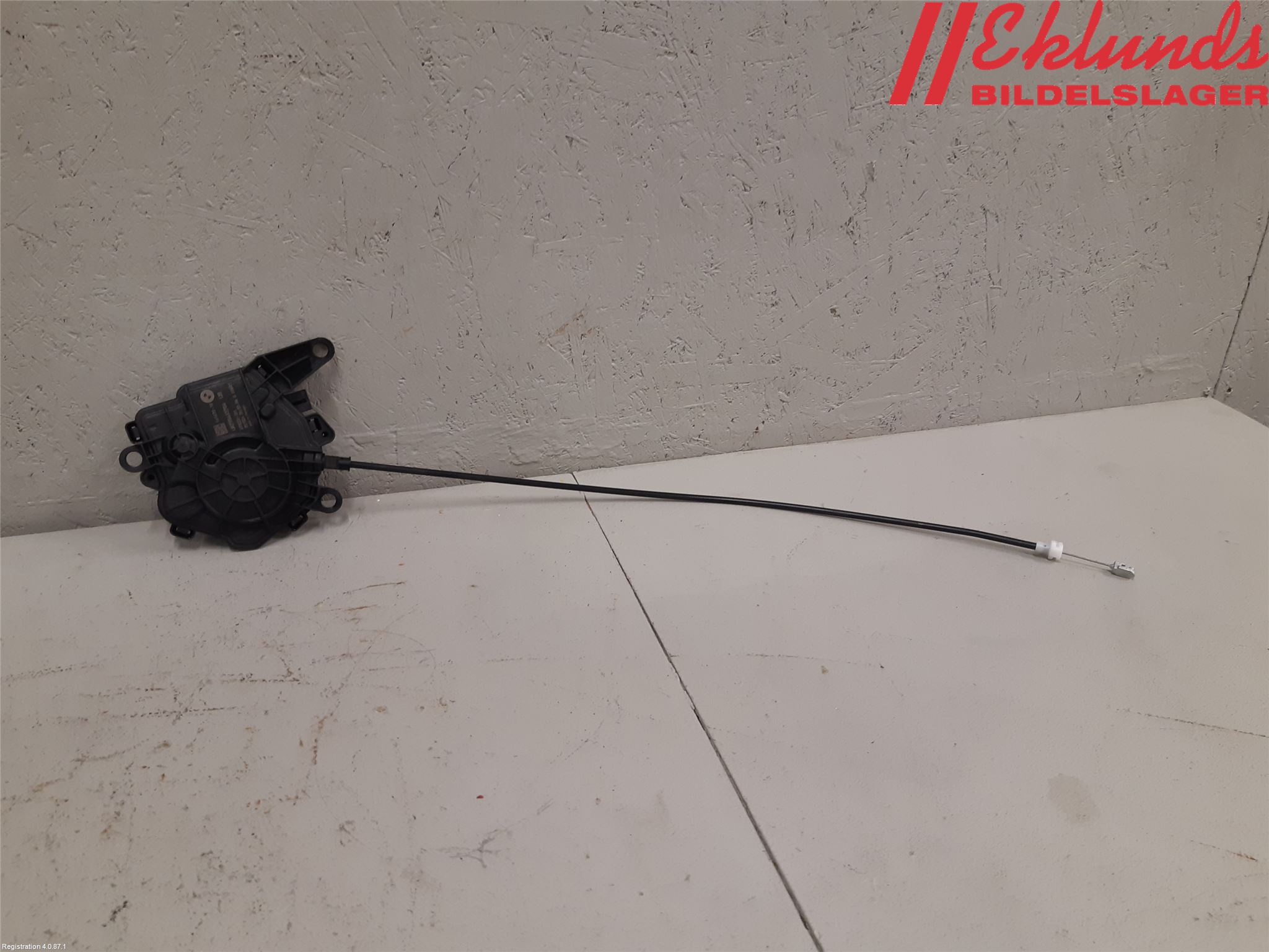 BMW iX I20 22- Låskista Baklucka