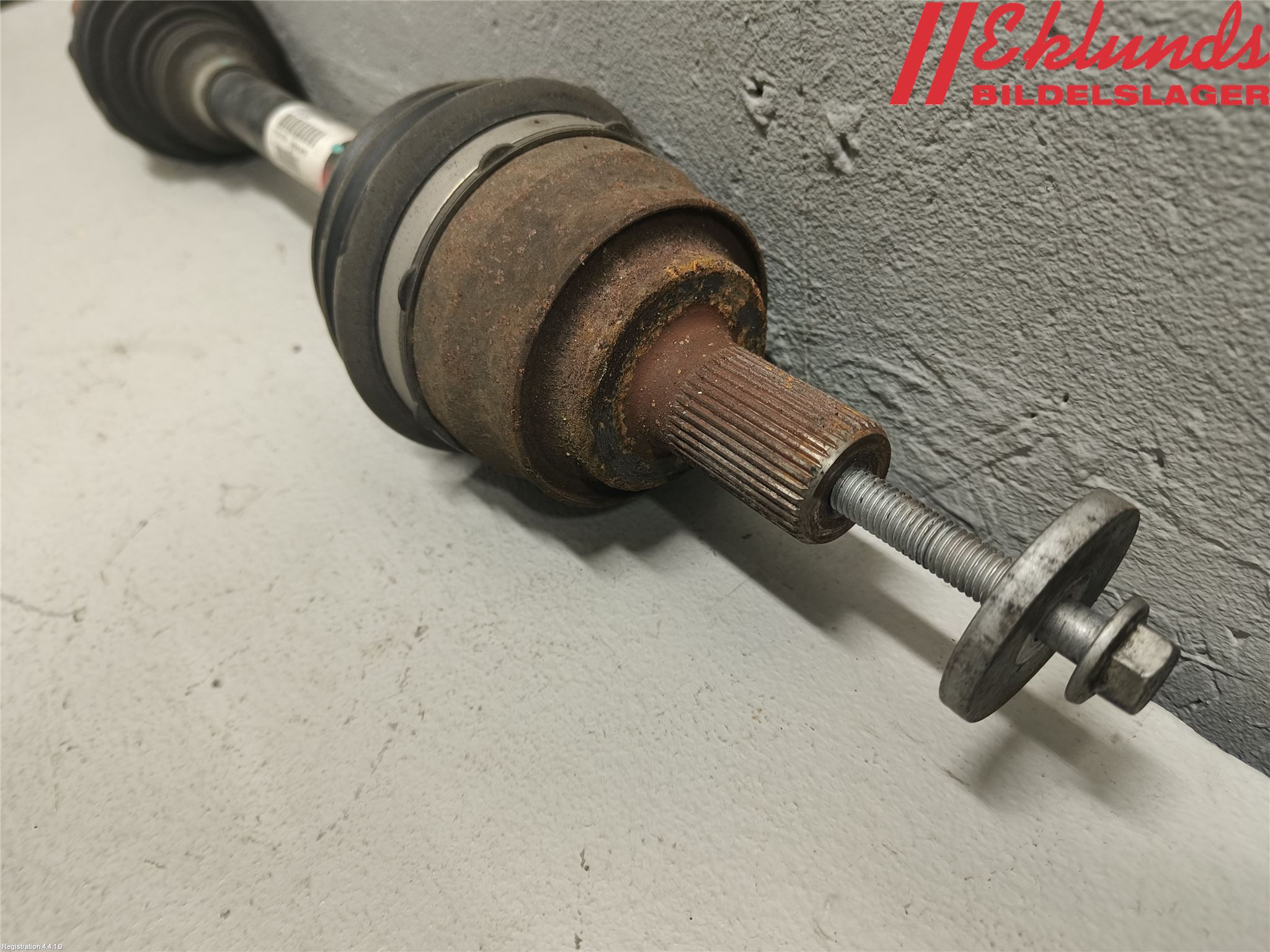 Volvo V40 12-19 Drivaxel Fram Vänster