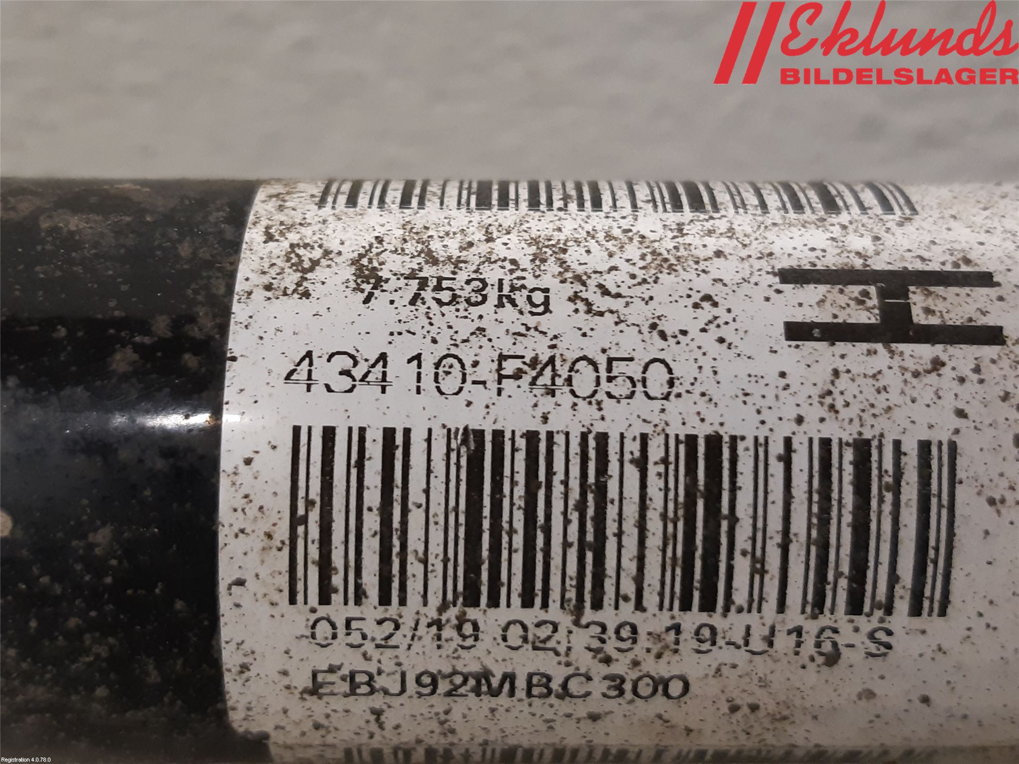 Toyota C-HR 16-23 Drivaxel Fram Höger