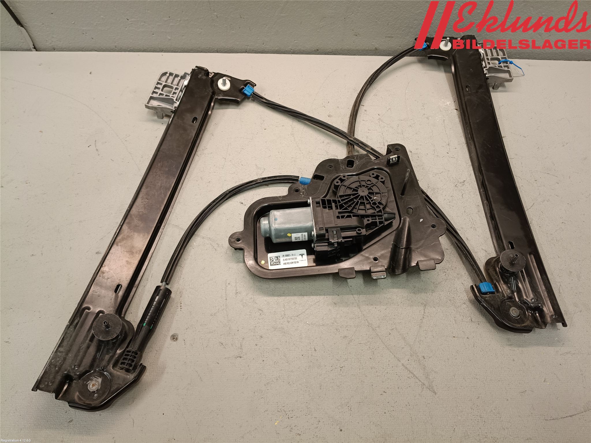 Tesla MODEL 3 17- Fönsterhiss El Kompl